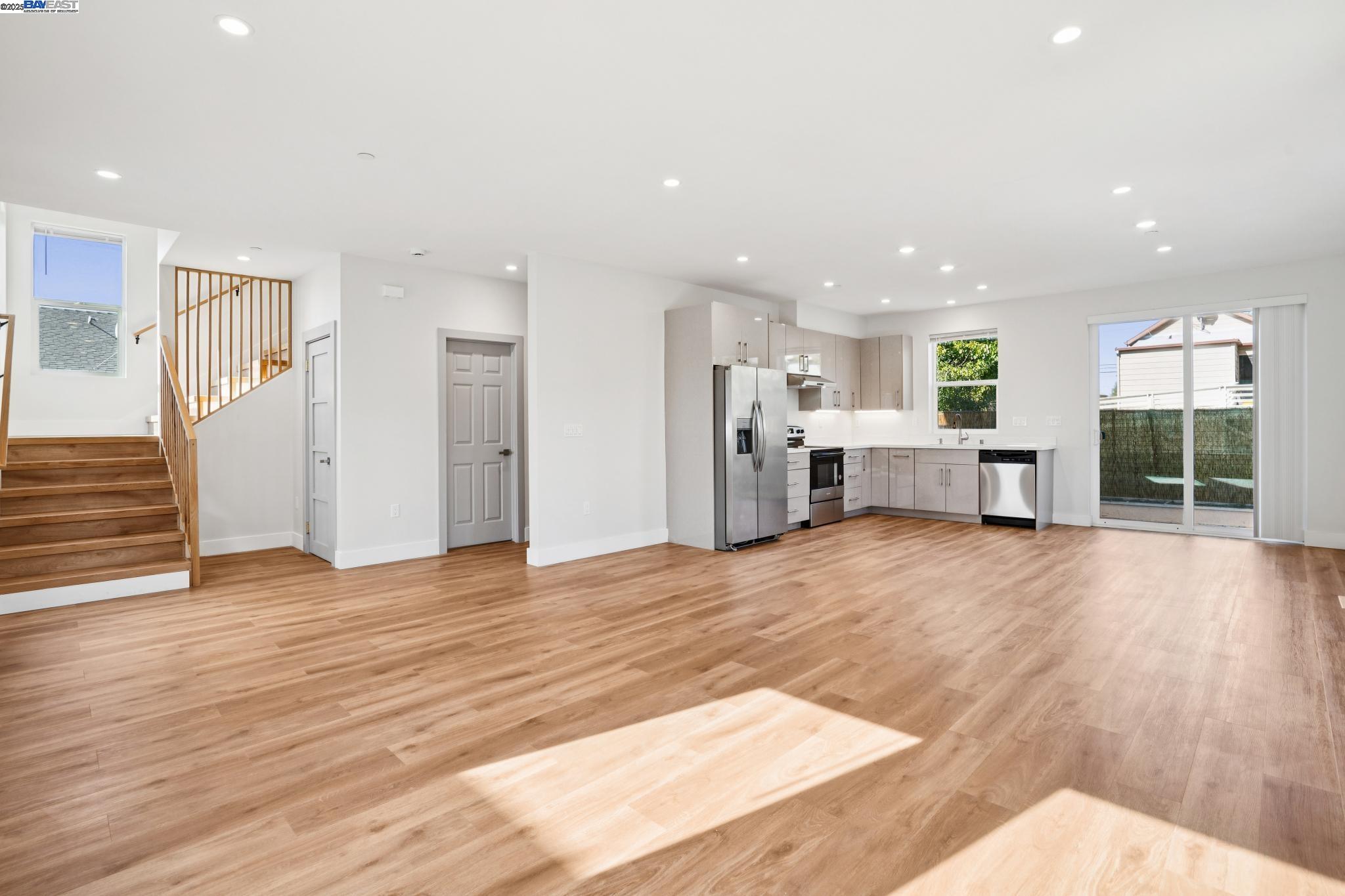 Detail Gallery Image 31 of 51 For 882 61st St, Oakland,  CA 94608 - 8 Beds | 7 Baths