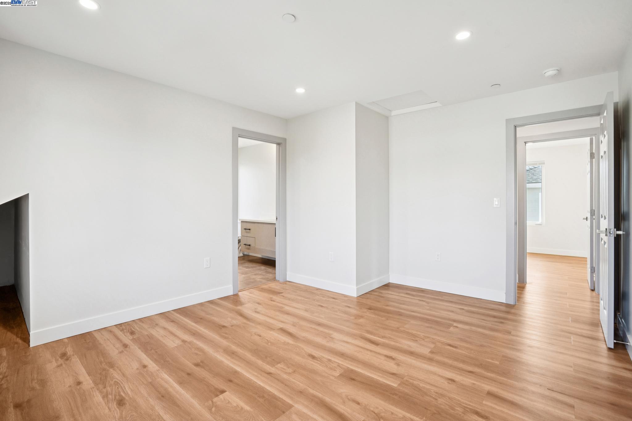 Detail Gallery Image 39 of 51 For 882 61st St, Oakland,  CA 94608 - 8 Beds | 7 Baths