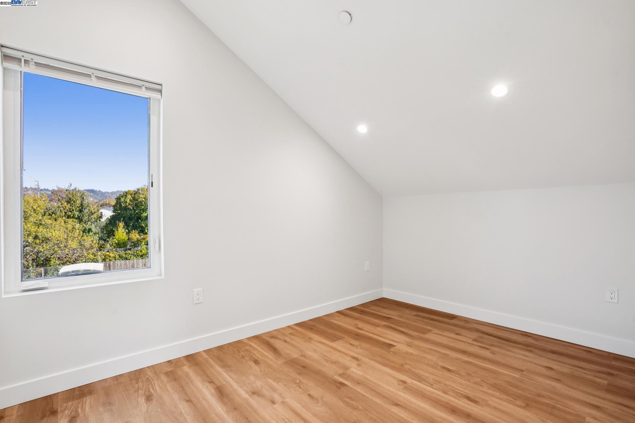 Detail Gallery Image 46 of 51 For 882 61st St, Oakland,  CA 94608 - 8 Beds | 7 Baths