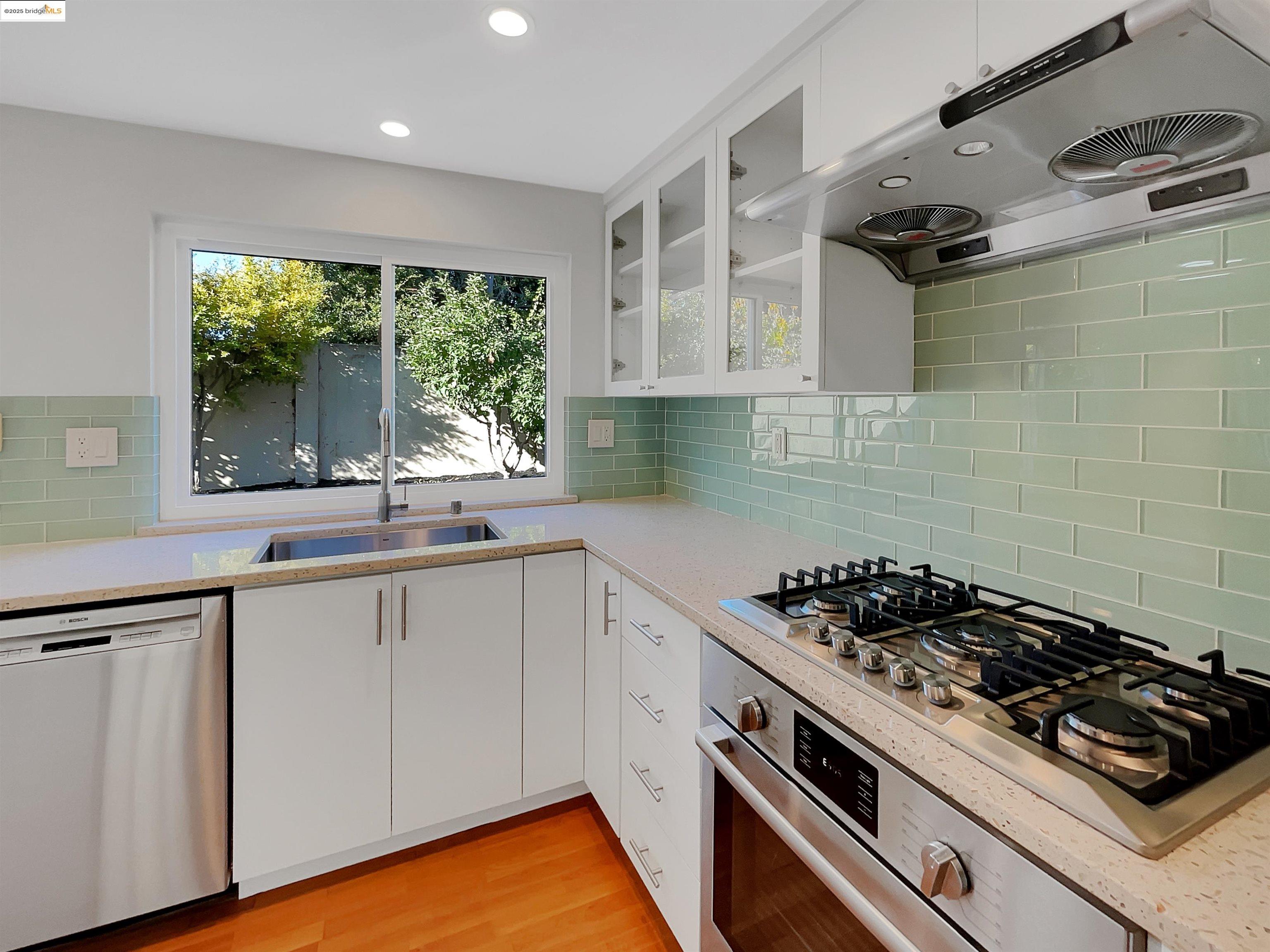 Detail Gallery Image 14 of 35 For 4371 Remora Dr, Union City,  CA 94587 - 3 Beds | 3 Baths