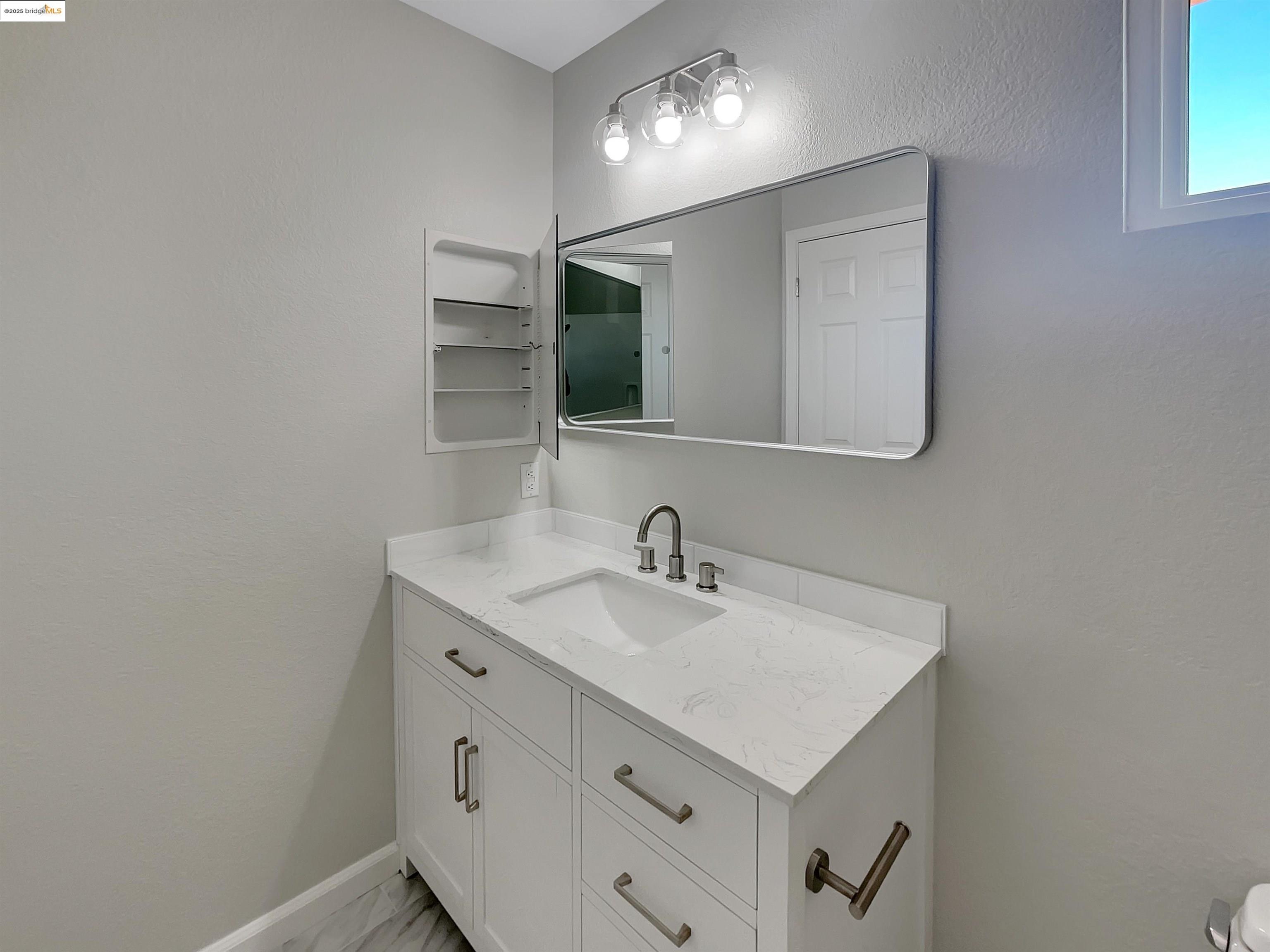 Detail Gallery Image 21 of 35 For 4371 Remora Dr, Union City,  CA 94587 - 3 Beds | 3 Baths