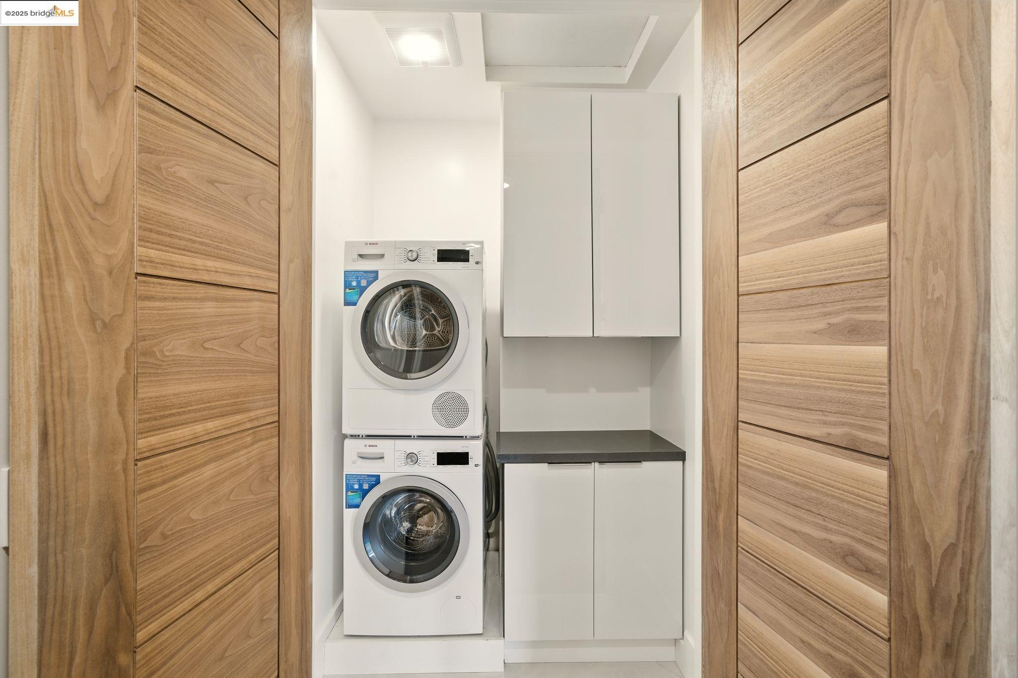 Detail Gallery Image 33 of 55 For 13462 Campus Drive, Oakland,  CA 94619 - 5 Beds | 5/2 Baths