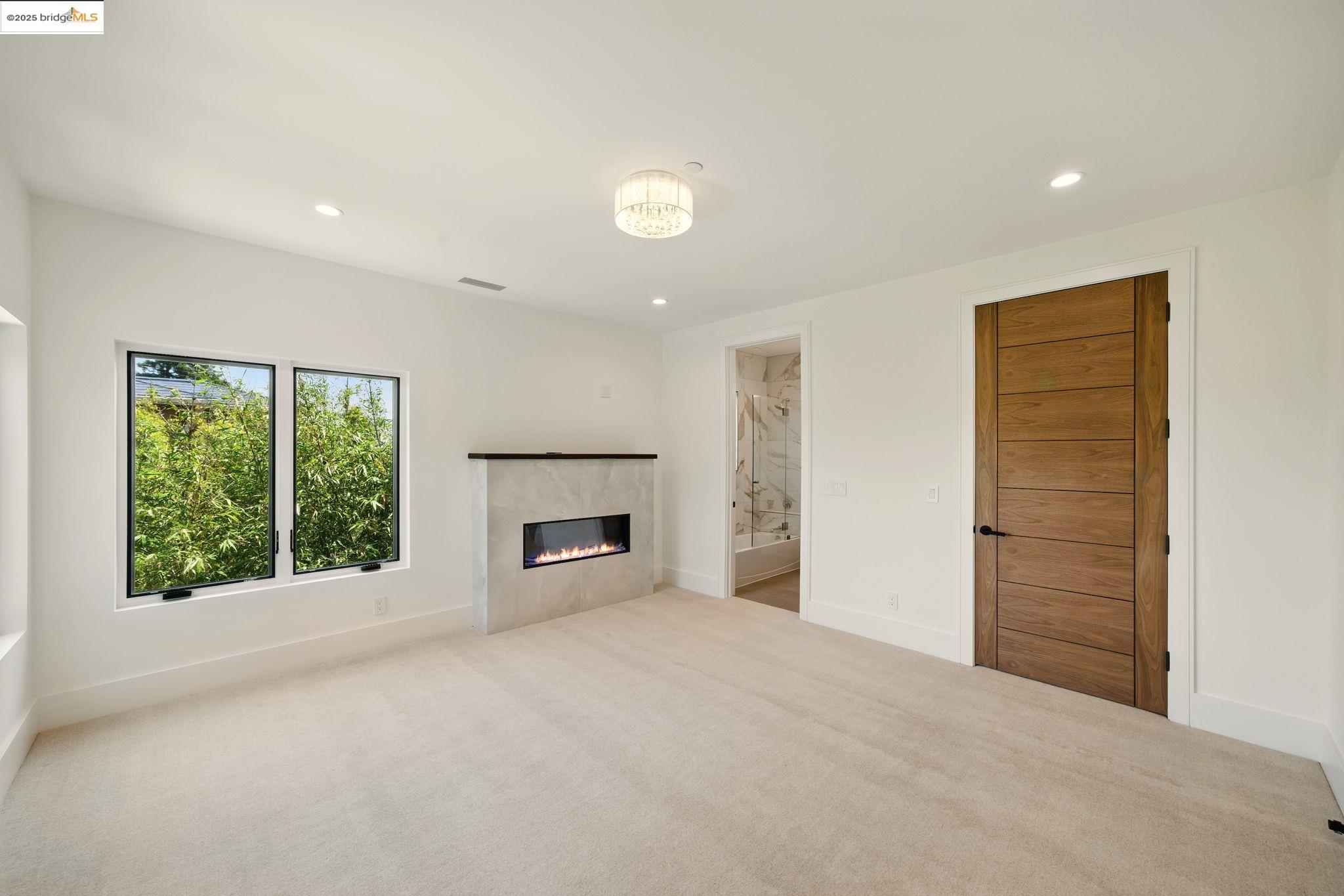Detail Gallery Image 41 of 55 For 13462 Campus Drive, Oakland,  CA 94619 - 5 Beds | 5/2 Baths