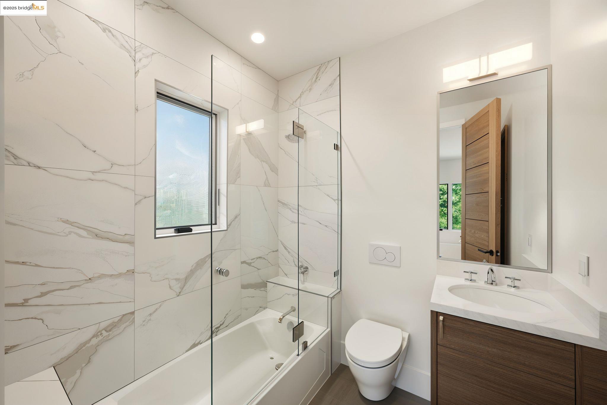 Detail Gallery Image 43 of 55 For 13462 Campus Drive, Oakland,  CA 94619 - 5 Beds | 5/2 Baths