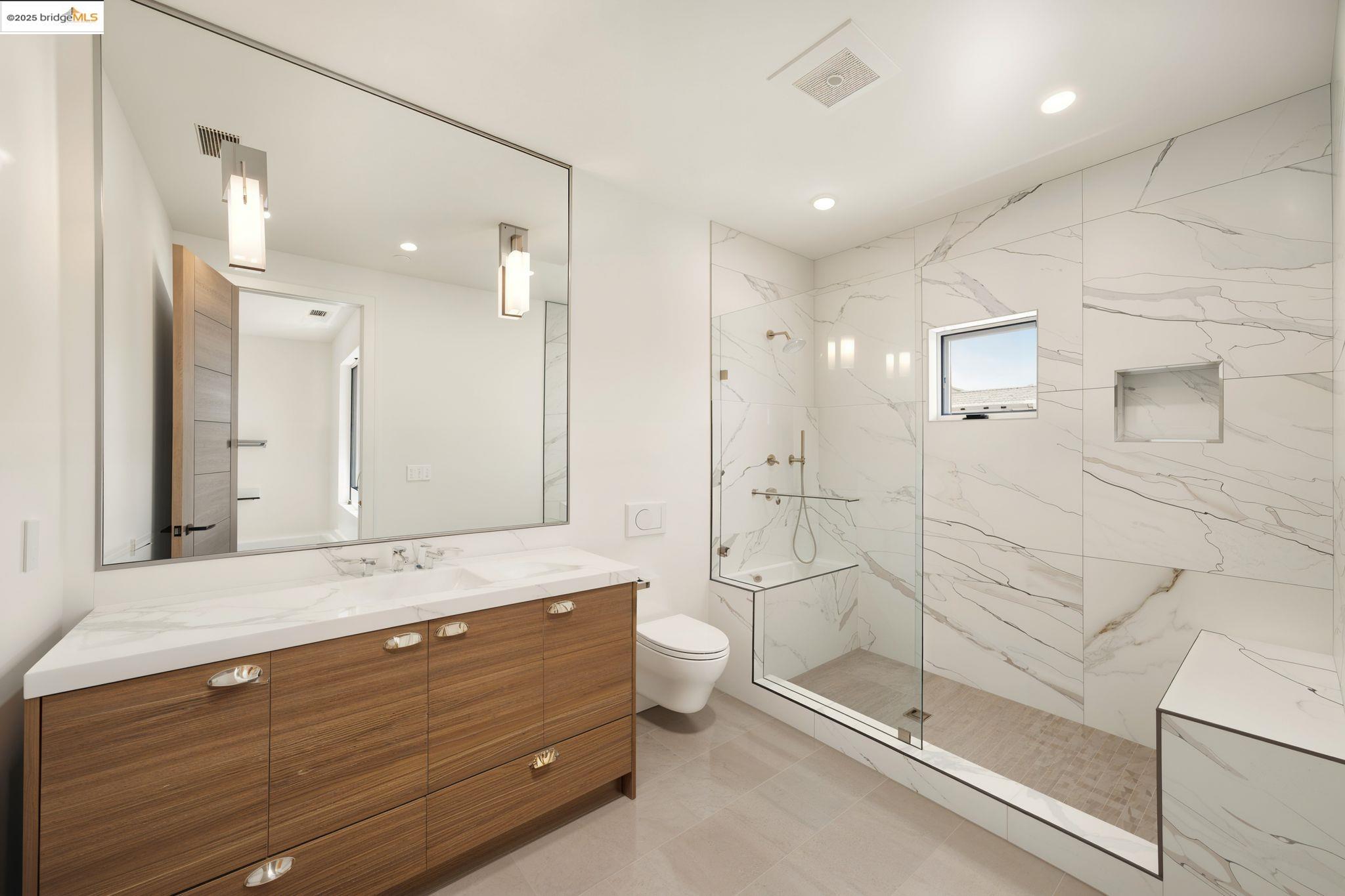 Detail Gallery Image 45 of 55 For 13462 Campus Drive, Oakland,  CA 94619 - 5 Beds | 5/2 Baths