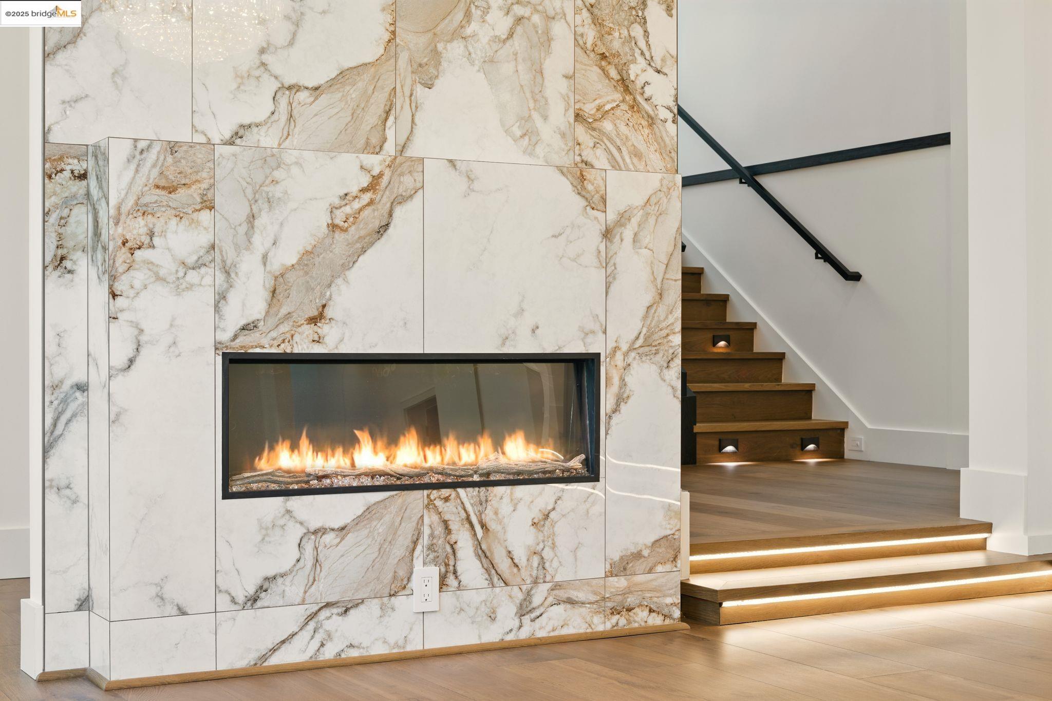 Detail Gallery Image 8 of 55 For 13462 Campus Drive, Oakland,  CA 94619 - 5 Beds | 5/2 Baths