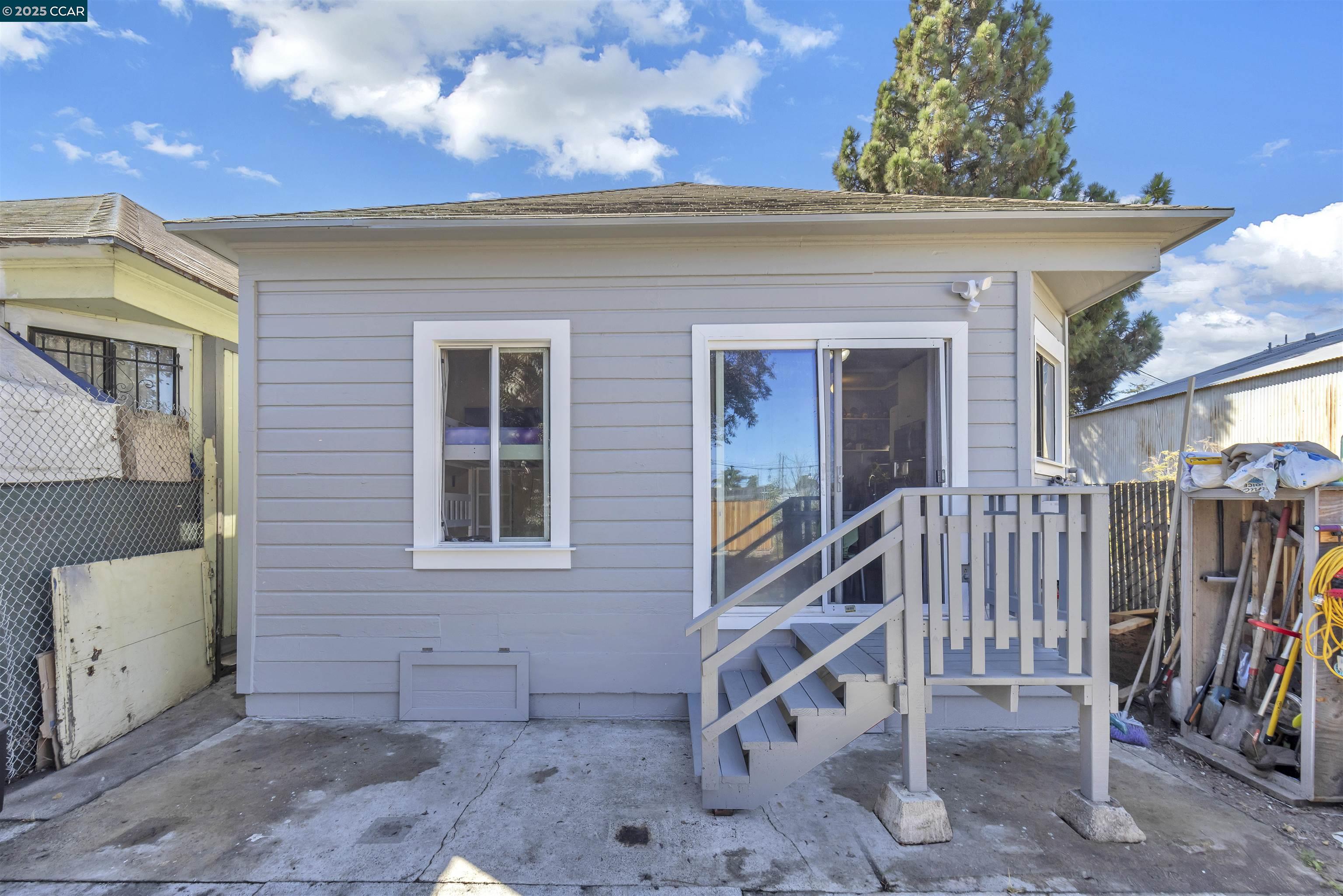 Detail Gallery Image 12 of 20 For 115 Ohio Ave, Richmond,  CA 94804 - 2 Beds | 1 Baths