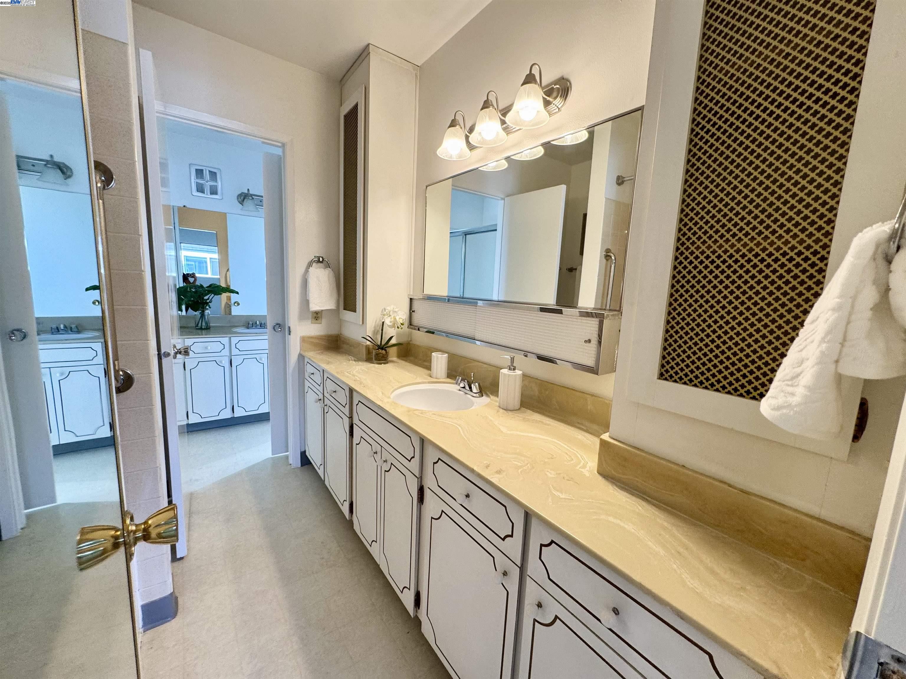 Detail Gallery Image 16 of 23 For 14033 Reed Ave, San Leandro,  CA 94578 - 2 Beds | 2 Baths