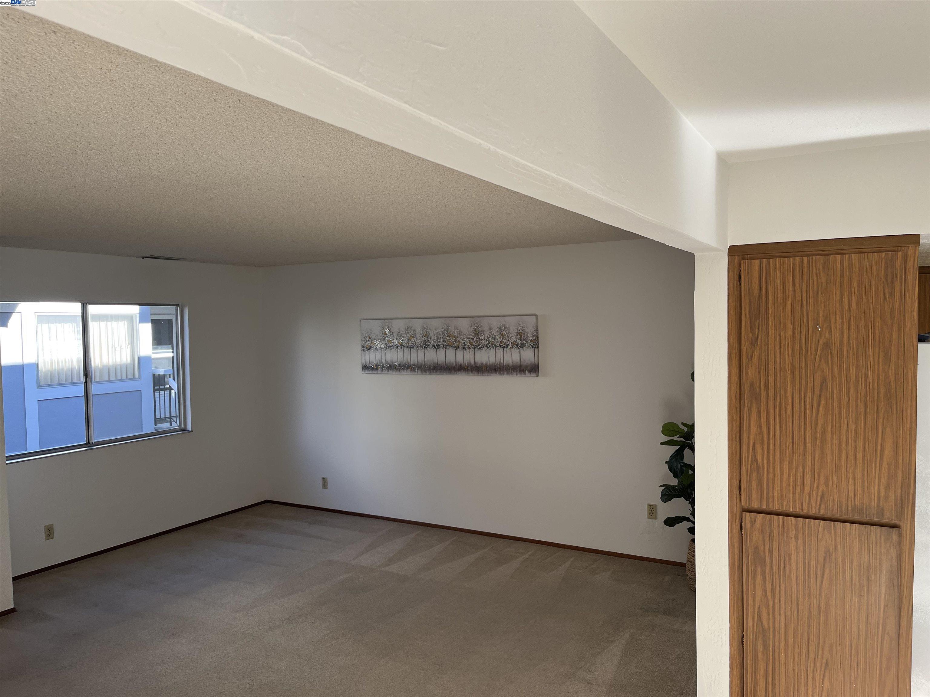 Detail Gallery Image 4 of 23 For 14033 Reed Ave, San Leandro,  CA 94578 - 2 Beds | 2 Baths