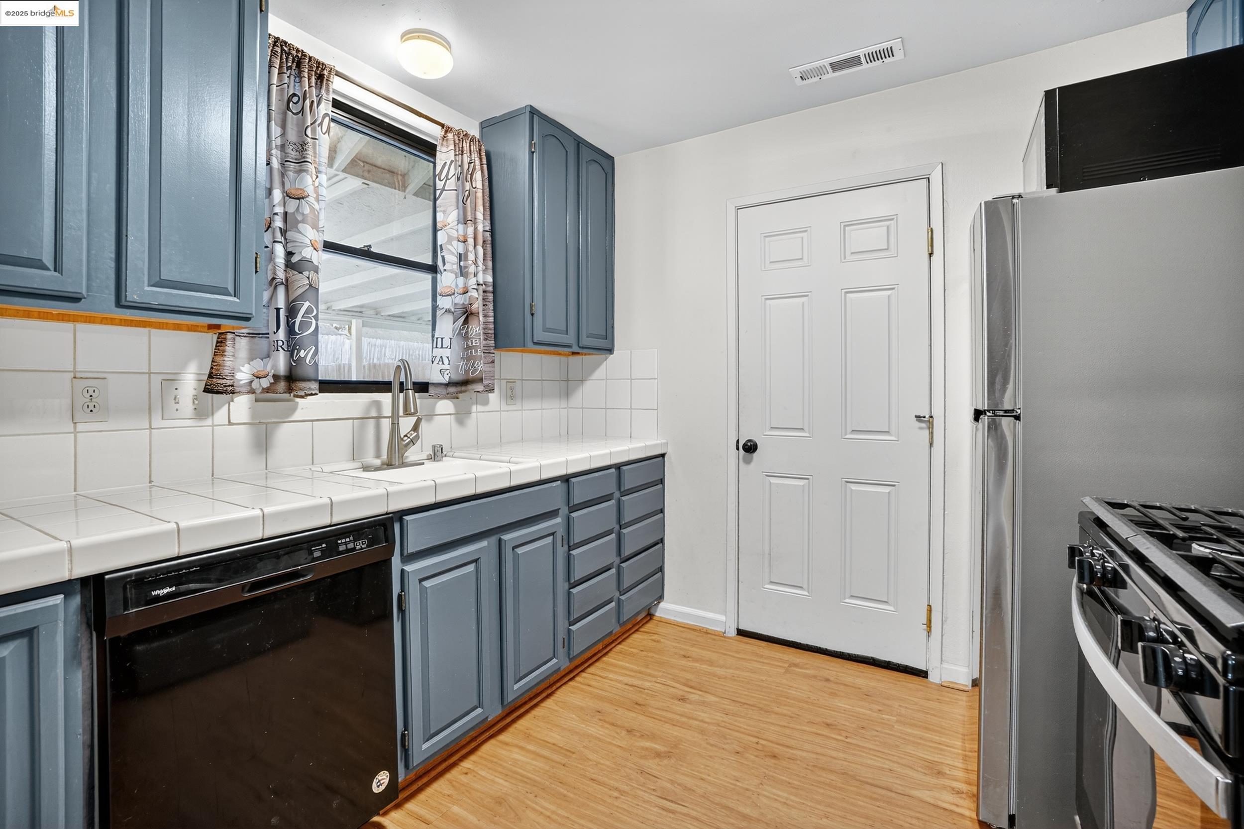 Detail Gallery Image 12 of 31 For 401 San Joaquin Ave, Antioch,  CA 94509 - 2 Beds | 1 Baths