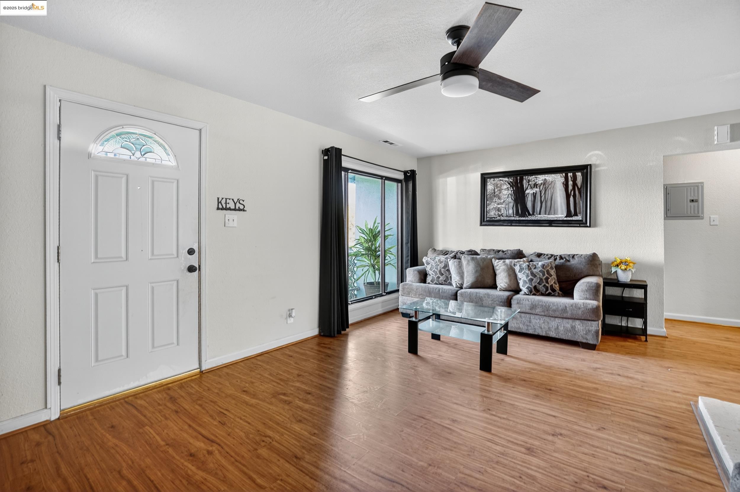 Detail Gallery Image 5 of 31 For 401 San Joaquin Ave, Antioch,  CA 94509 - 2 Beds | 1 Baths