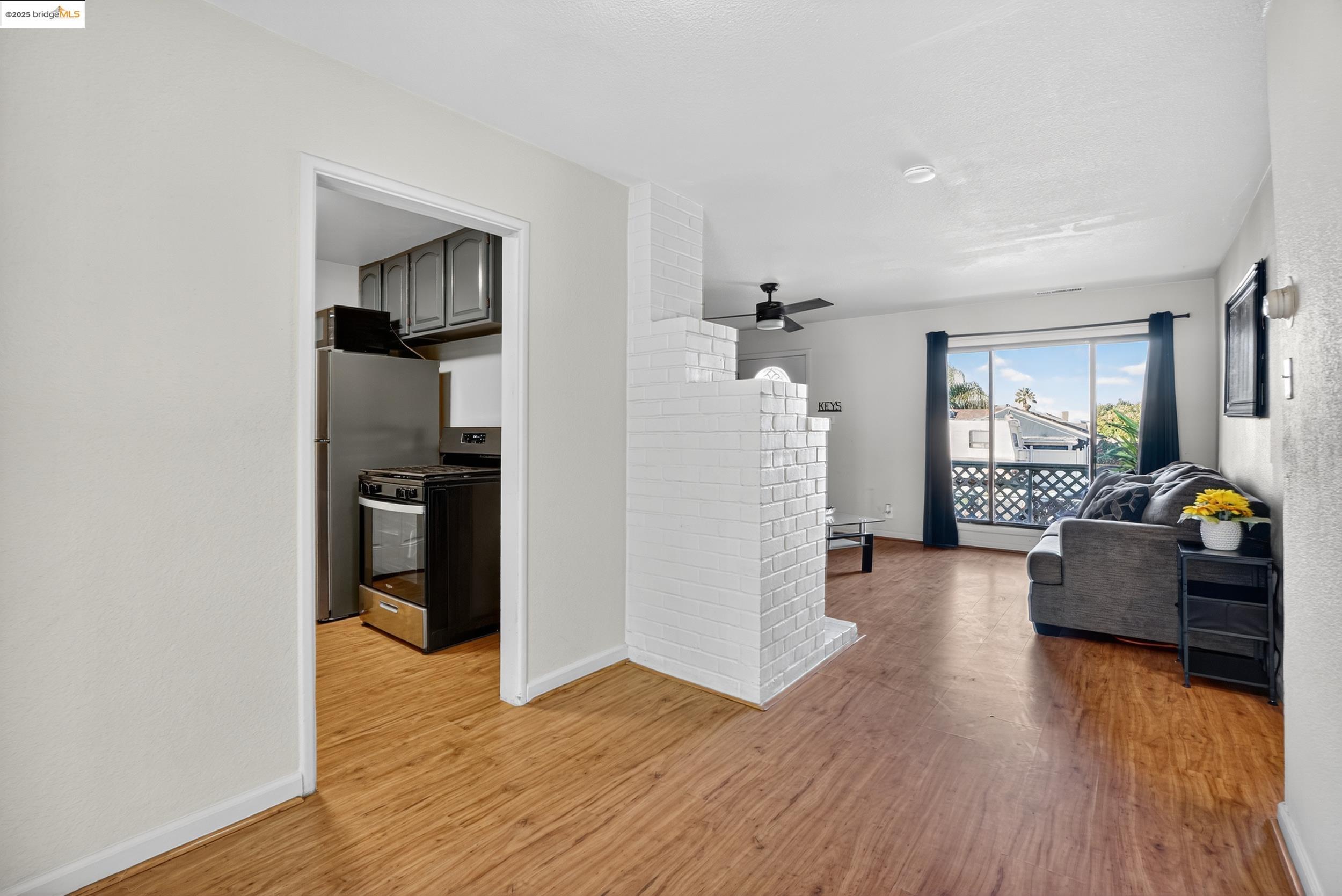 Detail Gallery Image 9 of 31 For 401 San Joaquin Ave, Antioch,  CA 94509 - 2 Beds | 1 Baths