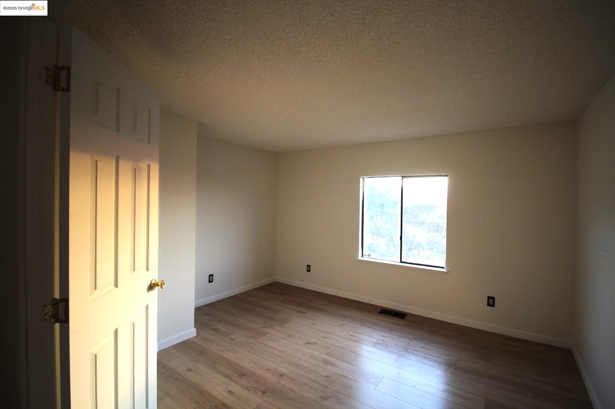 Detail Gallery Image 7 of 12 For 9543 Coronado, La Grange,  CA 95329 - 2 Beds | 2 Baths