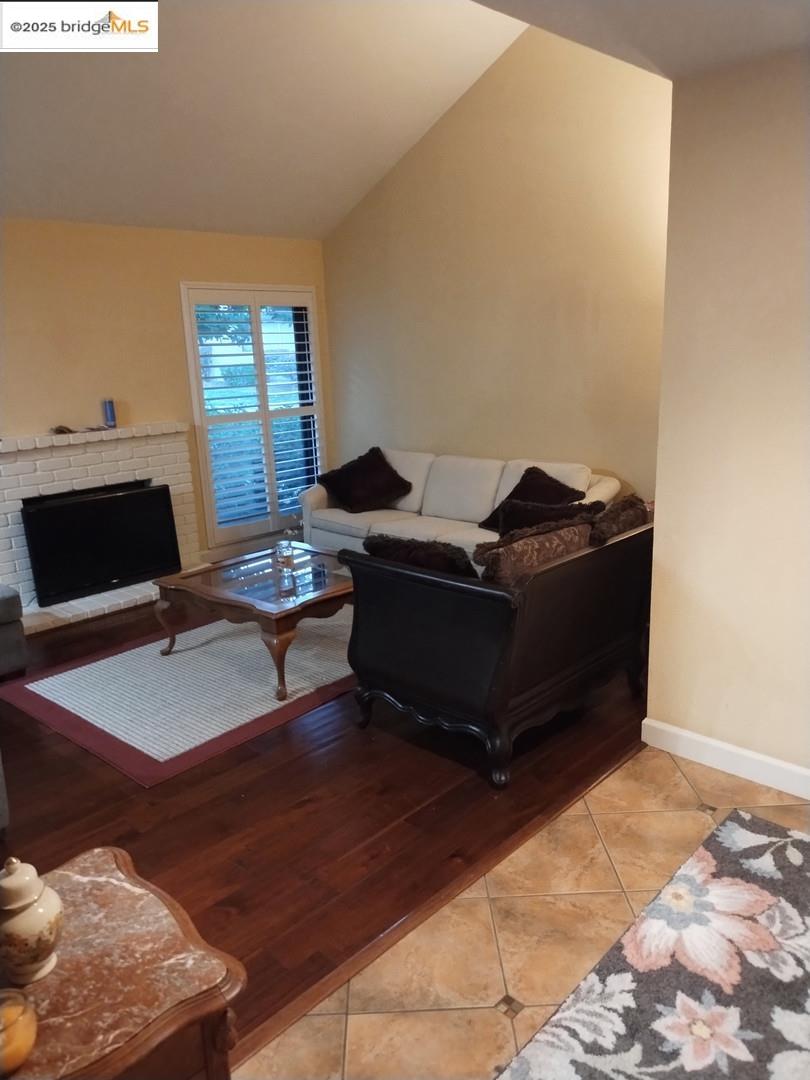 Detail Gallery Image 4 of 32 For 3201 Swallows Nest Dr, Sacramento,  CA 95833 - 2 Beds | 2 Baths