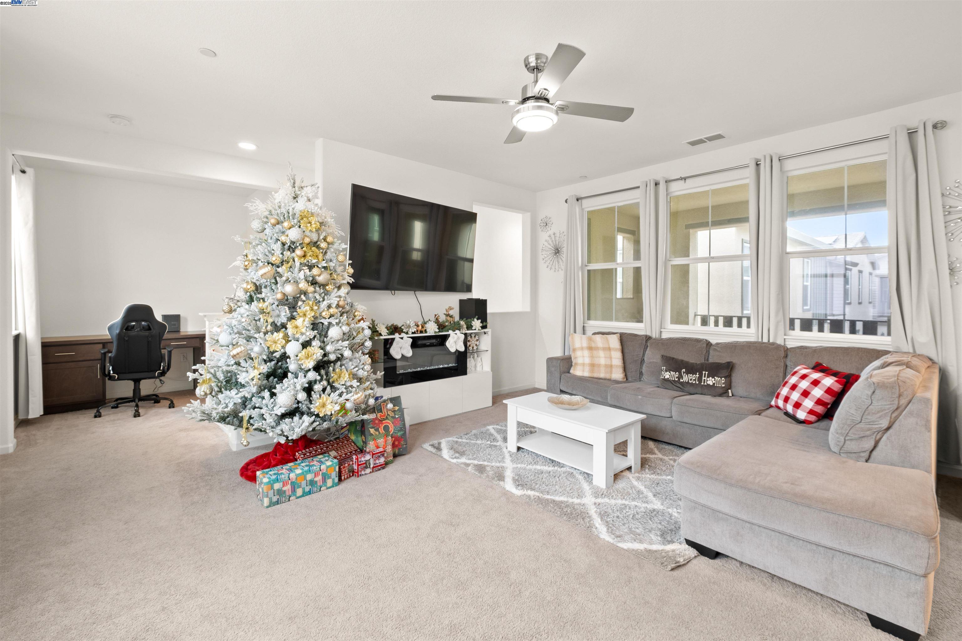 Detail Gallery Image 3 of 32 For 17575 Altair Way, Lathrop,  CA 95330 - 3 Beds | 2 Baths