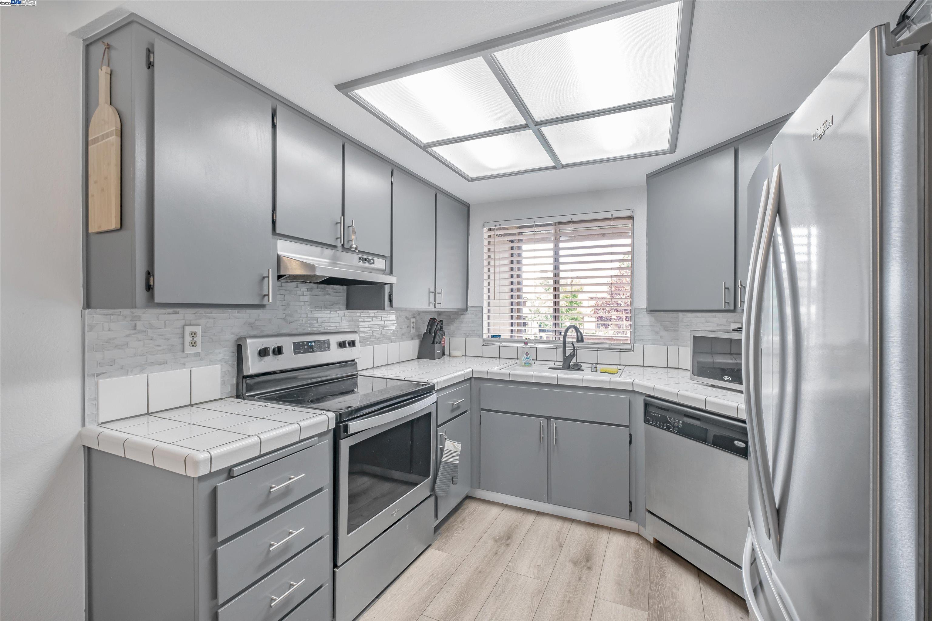 Detail Gallery Image 6 of 27 For 641 Majestic Way #36,  San Leandro,  CA 94578 - 2 Beds | 2 Baths