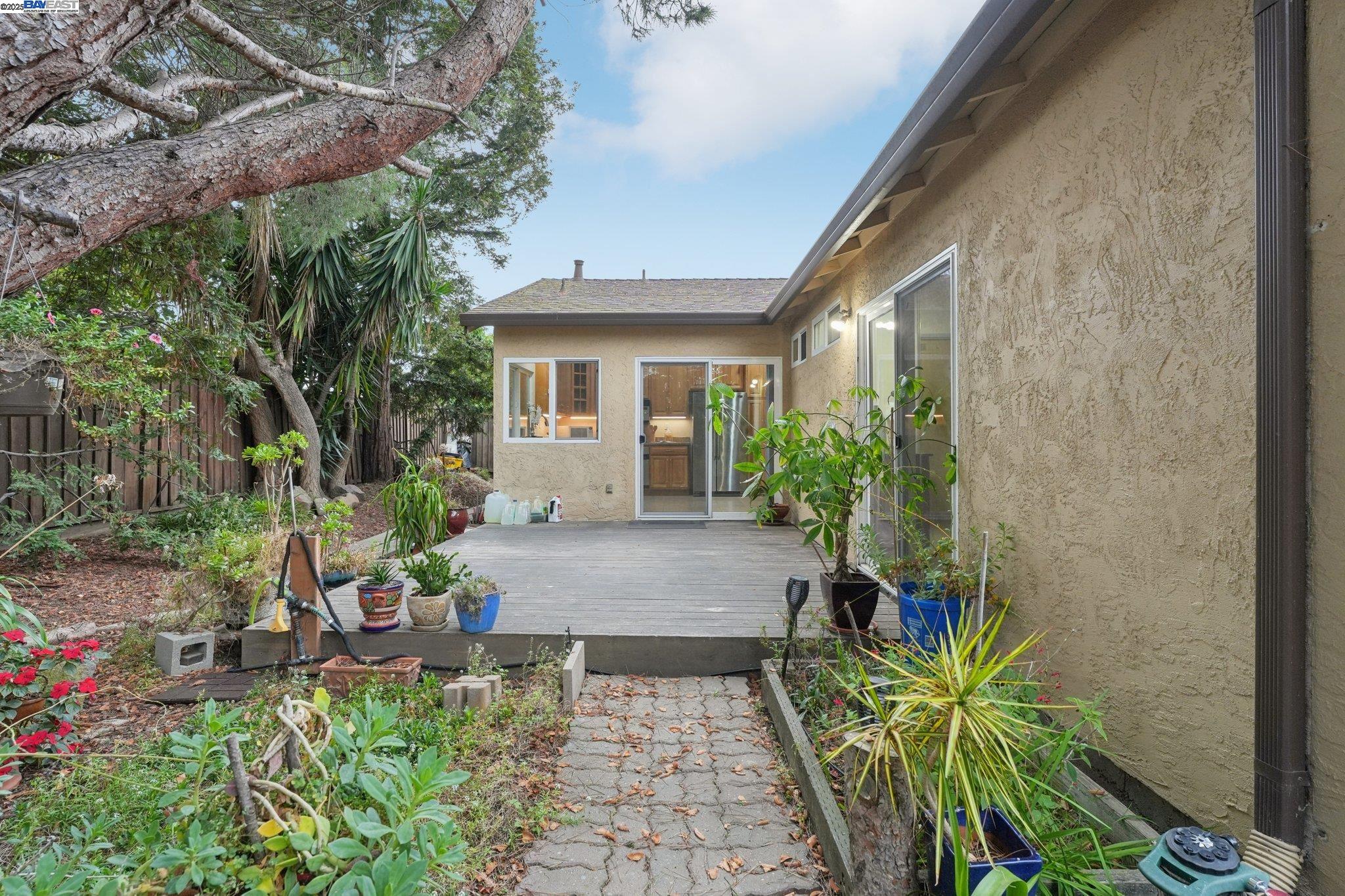 Detail Gallery Image 15 of 58 For 4942 Rocklin Dr, Union City,  CA 94587 - 4 Beds | 2 Baths