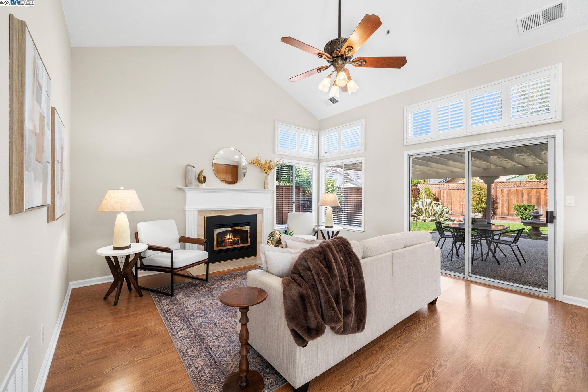 Detail Gallery Image 13 of 60 For 1622 Placer Cir, Livermore,  CA 94551 - 3 Beds | 2 Baths