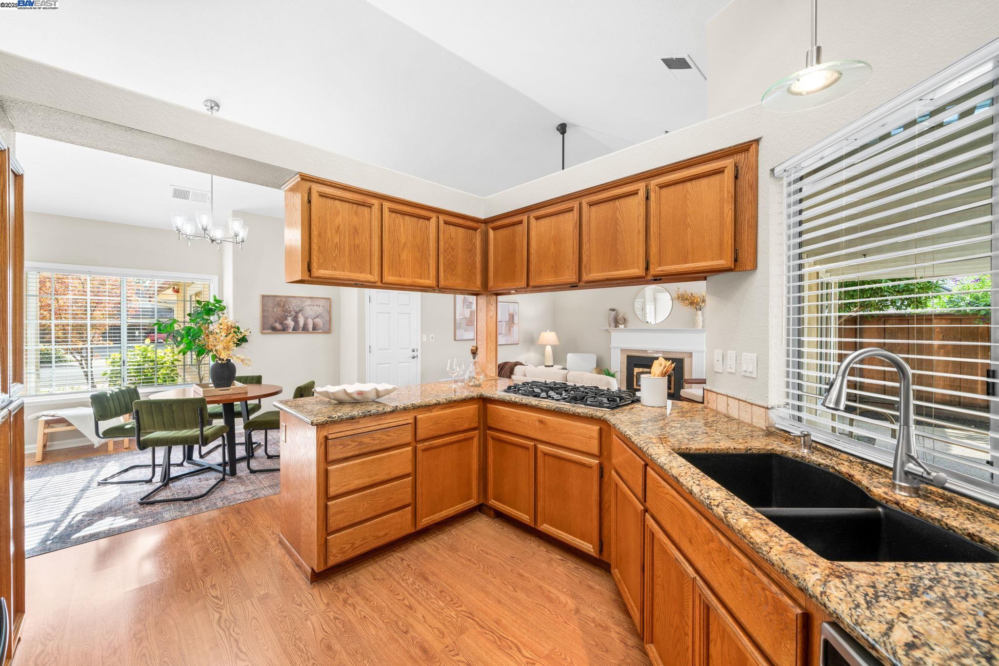 Detail Gallery Image 9 of 60 For 1622 Placer Cir, Livermore,  CA 94551 - 3 Beds | 2 Baths