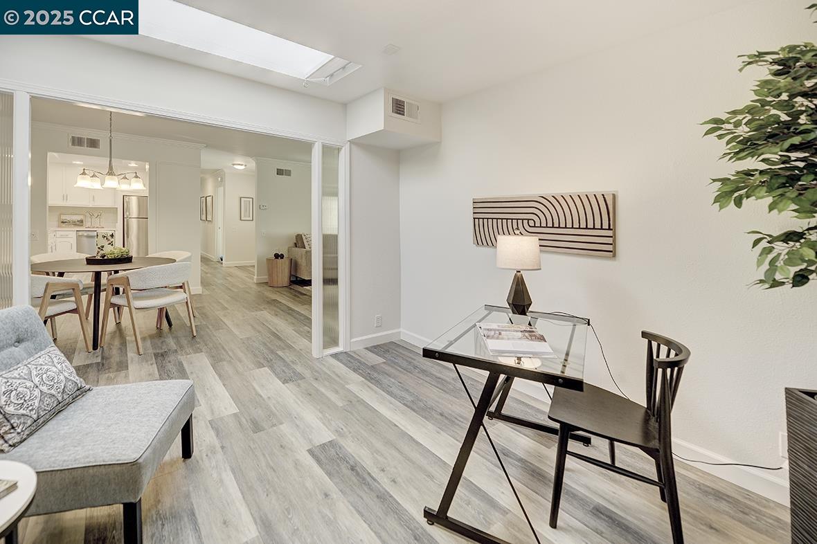 Detail Gallery Image 14 of 54 For 1315 Golden Rain Rd #2,  Walnut Creek,  CA 94595 - 2 Beds | 2 Baths