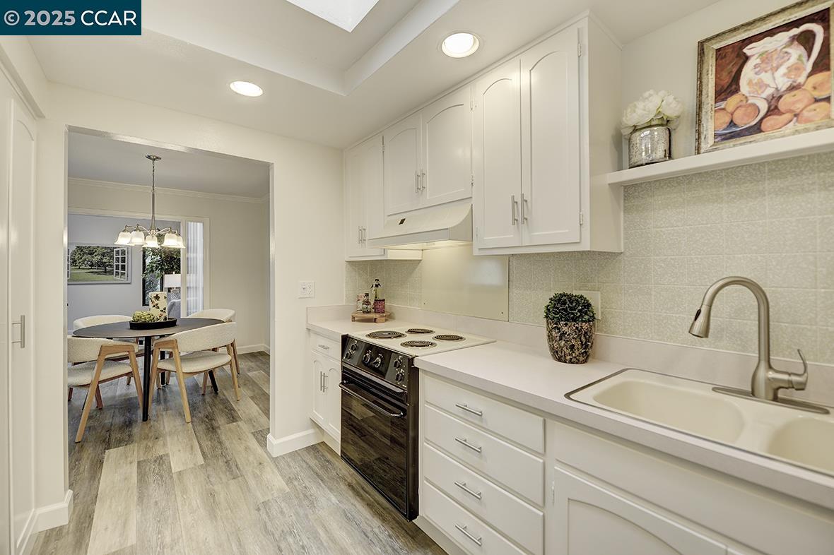 Detail Gallery Image 18 of 54 For 1315 Golden Rain Rd #2,  Walnut Creek,  CA 94595 - 2 Beds | 2 Baths