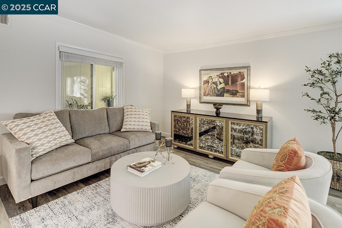 Detail Gallery Image 5 of 54 For 1315 Golden Rain Rd #2,  Walnut Creek,  CA 94595 - 2 Beds | 2 Baths