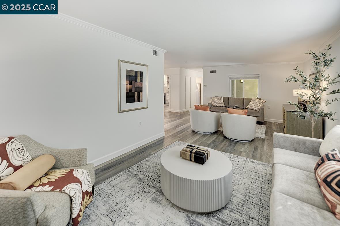 Detail Gallery Image 8 of 54 For 1315 Golden Rain Rd #2,  Walnut Creek,  CA 94595 - 2 Beds | 2 Baths