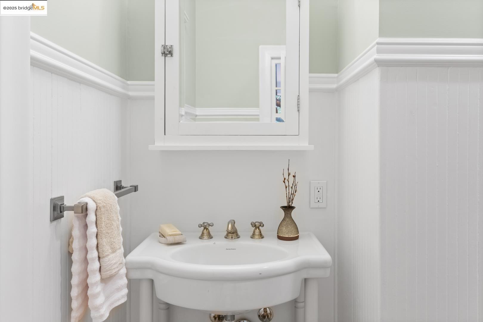 Detail Gallery Image 24 of 33 For 2644 Parker St, Berkeley,  CA 94704 - 2 Beds | 1 Baths