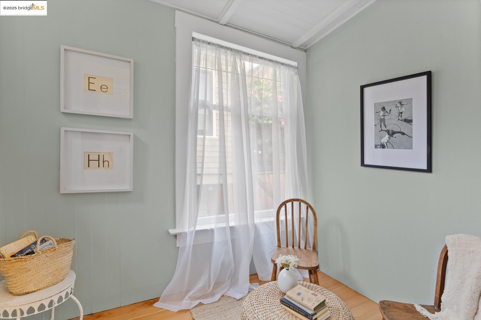 Detail Gallery Image 28 of 33 For 2644 Parker St, Berkeley,  CA 94704 - 2 Beds | 1 Baths