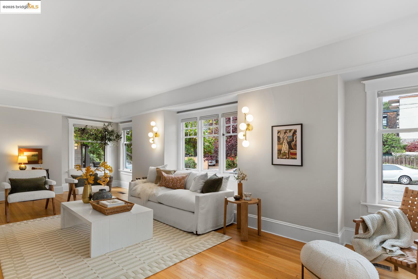 Detail Gallery Image 6 of 33 For 2644 Parker St, Berkeley,  CA 94704 - 2 Beds | 1 Baths