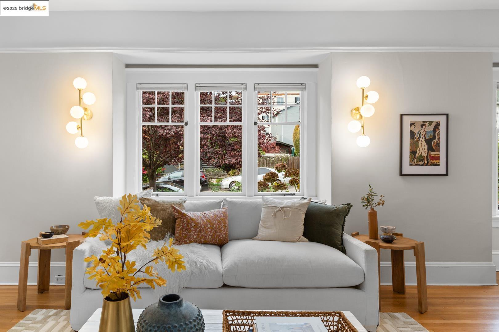 Detail Gallery Image 9 of 33 For 2644 Parker St, Berkeley,  CA 94704 - 2 Beds | 1 Baths