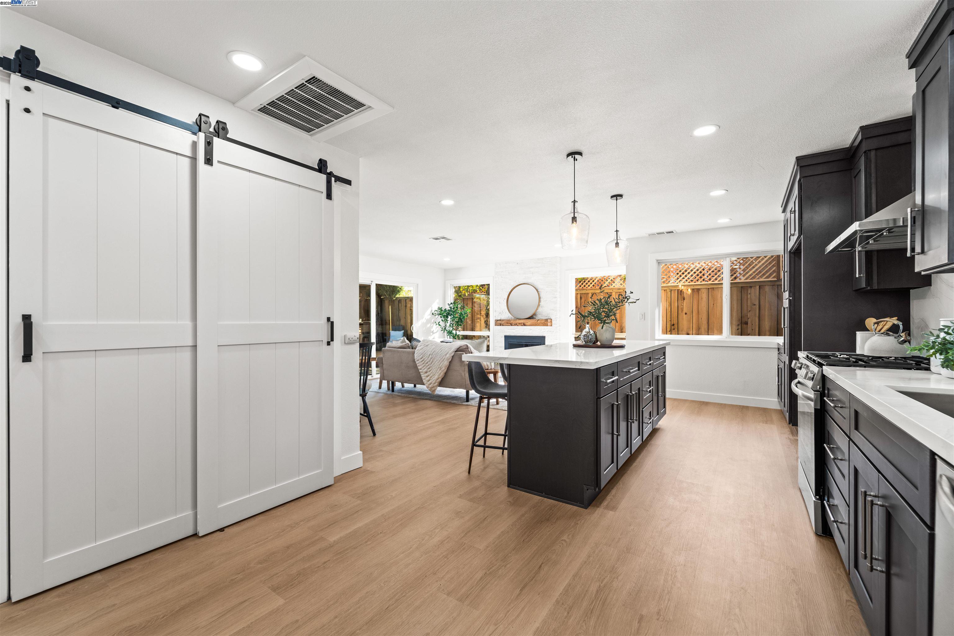 Detail Gallery Image 6 of 39 For 4119 Churchill Dr, Concord,  CA 94521 - 3 Beds | 2 Baths