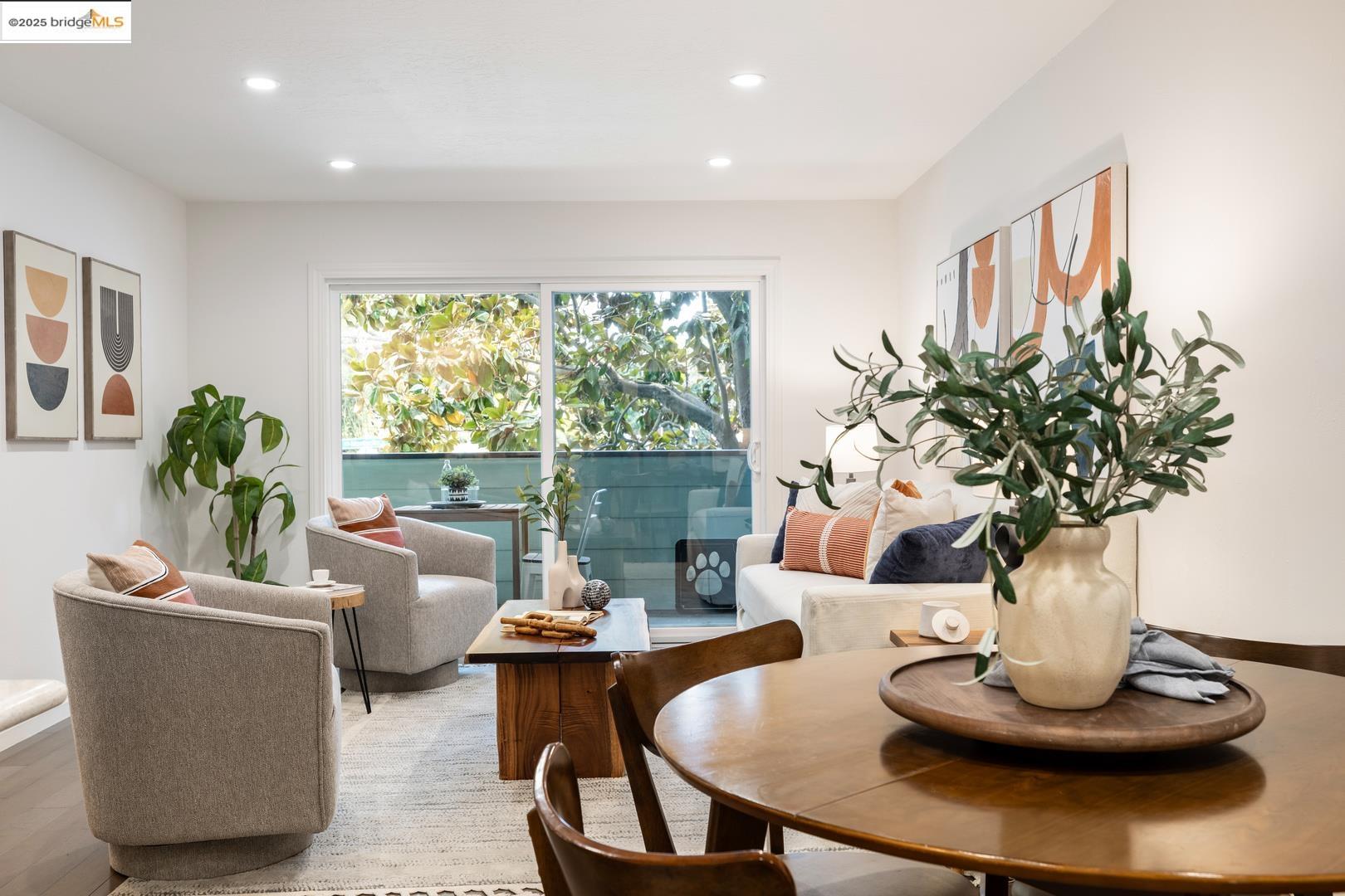 Detail Gallery Image 4 of 22 For 199 Montecito Ave #103,  Oakland,  CA 94610 - 1 Beds | 1 Baths