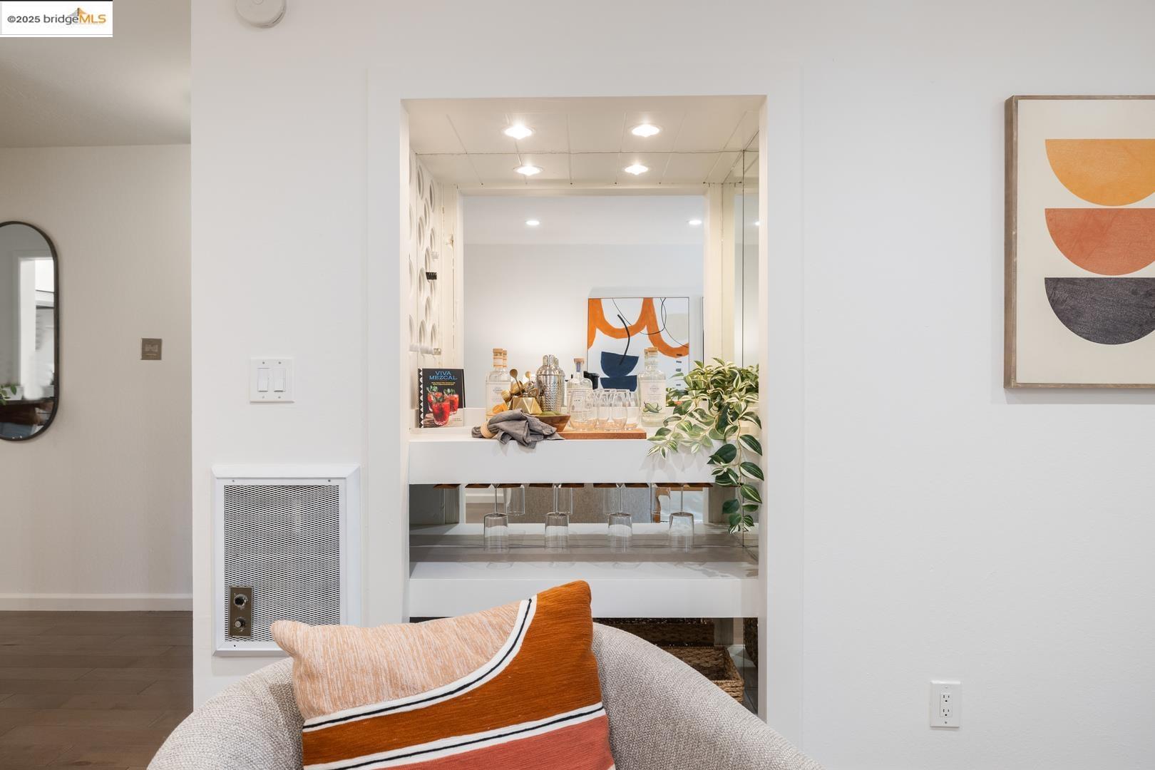 Detail Gallery Image 9 of 22 For 199 Montecito Ave #103,  Oakland,  CA 94610 - 1 Beds | 1 Baths