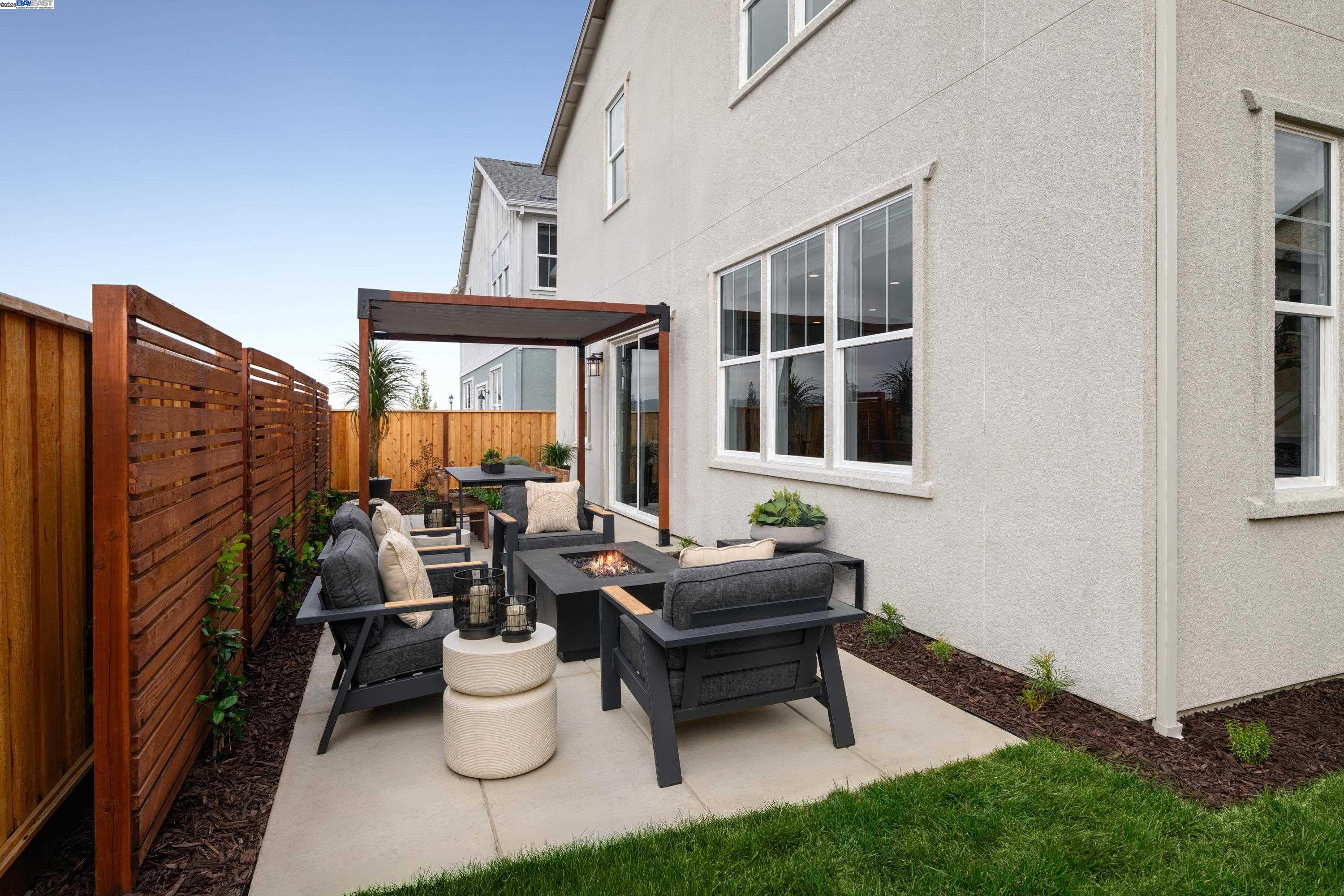 Detail Gallery Image 15 of 15 For 1580 W Walsh Ave, Dublin,  CA 94568 - 4 Beds | 3 Baths