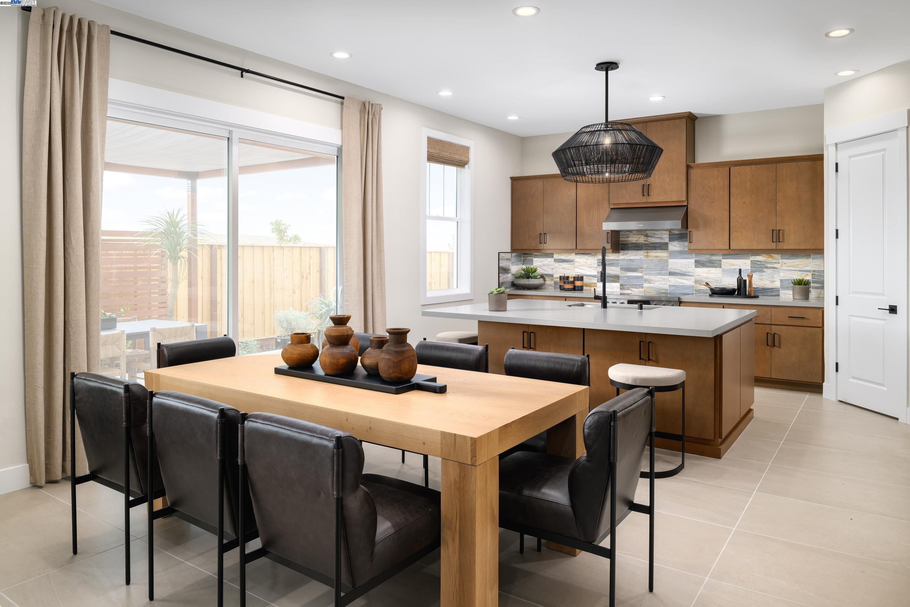 Detail Gallery Image 3 of 15 For 1580 W Walsh Ave, Dublin,  CA 94568 - 4 Beds | 3 Baths