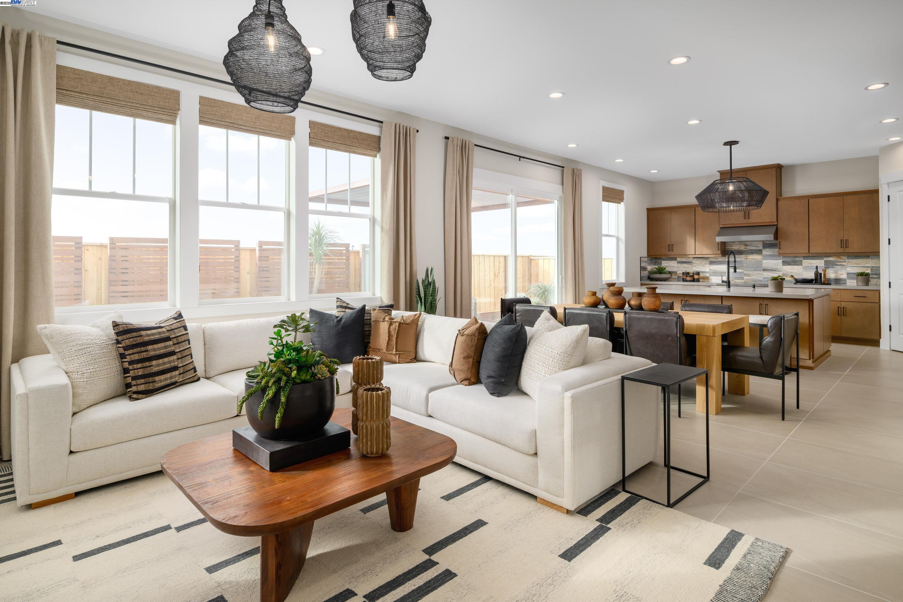 Detail Gallery Image 6 of 15 For 1580 W Walsh Ave, Dublin,  CA 94568 - 4 Beds | 3 Baths