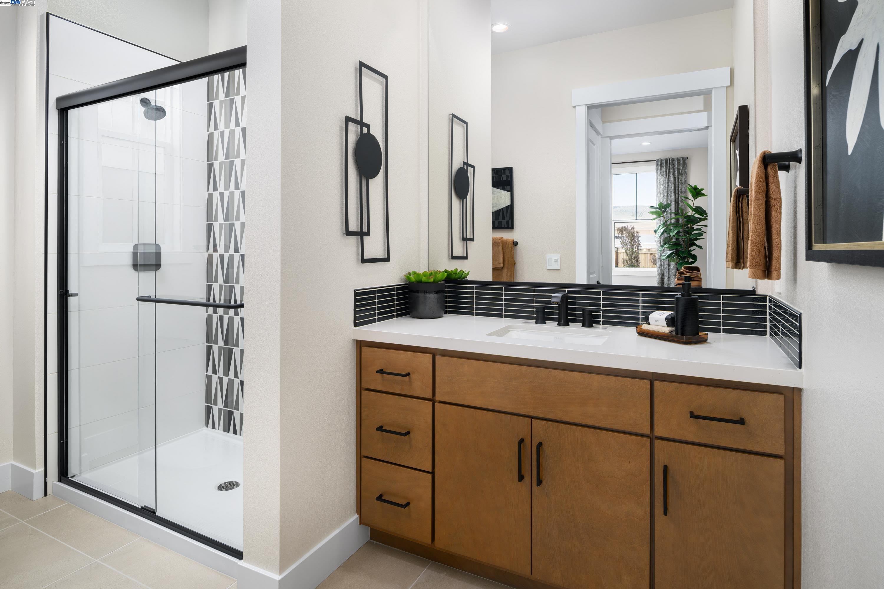 Detail Gallery Image 8 of 15 For 1580 W Walsh Ave, Dublin,  CA 94568 - 4 Beds | 3 Baths