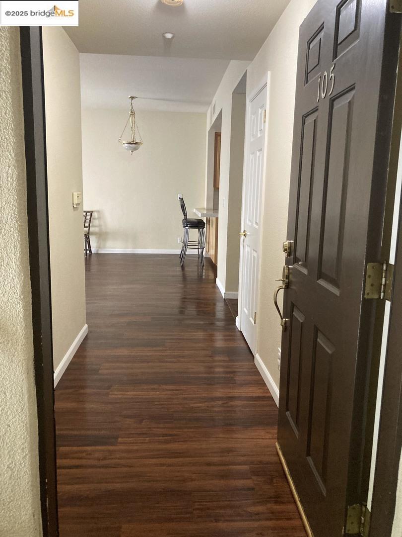 Detail Gallery Image 2 of 16 For 297 Tradewinds Dr Apt 105,  San Jose,  CA 95123 - 3 Beds | 2 Baths