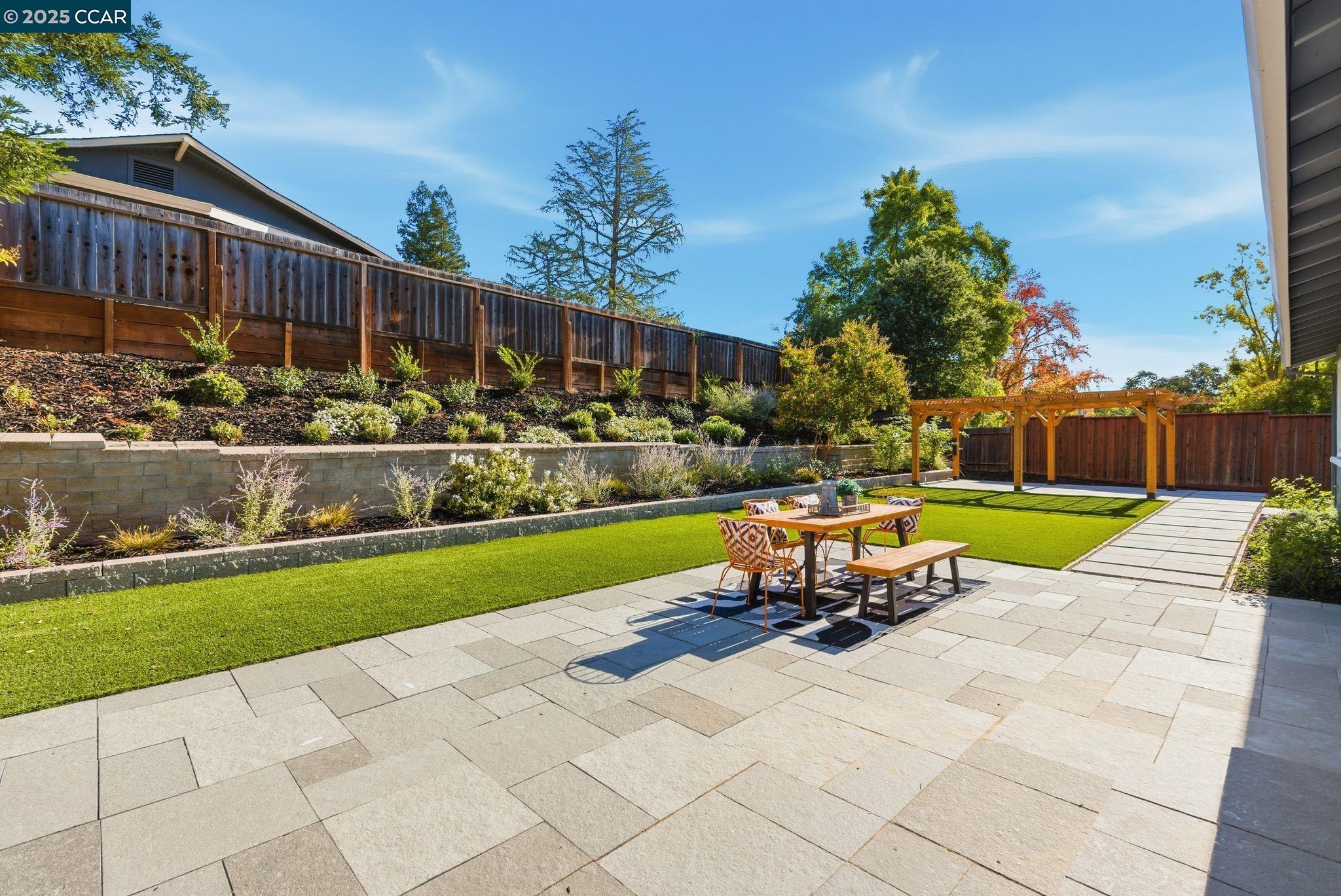 Detail Gallery Image 24 of 45 For 198 Pulido Rd, Danville,  CA 94526 - 5 Beds | 3 Baths