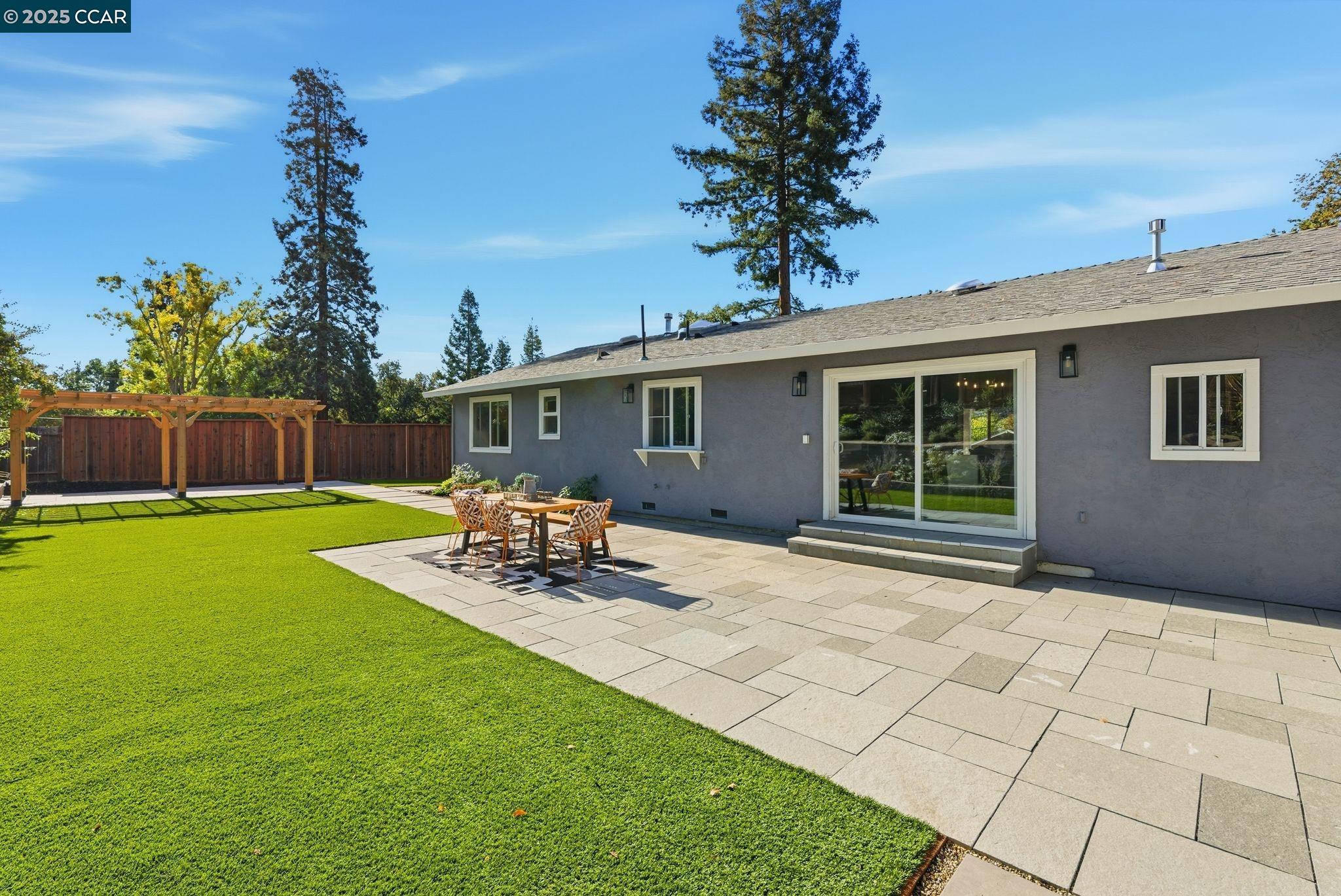 Detail Gallery Image 25 of 45 For 198 Pulido Rd, Danville,  CA 94526 - 5 Beds | 3 Baths