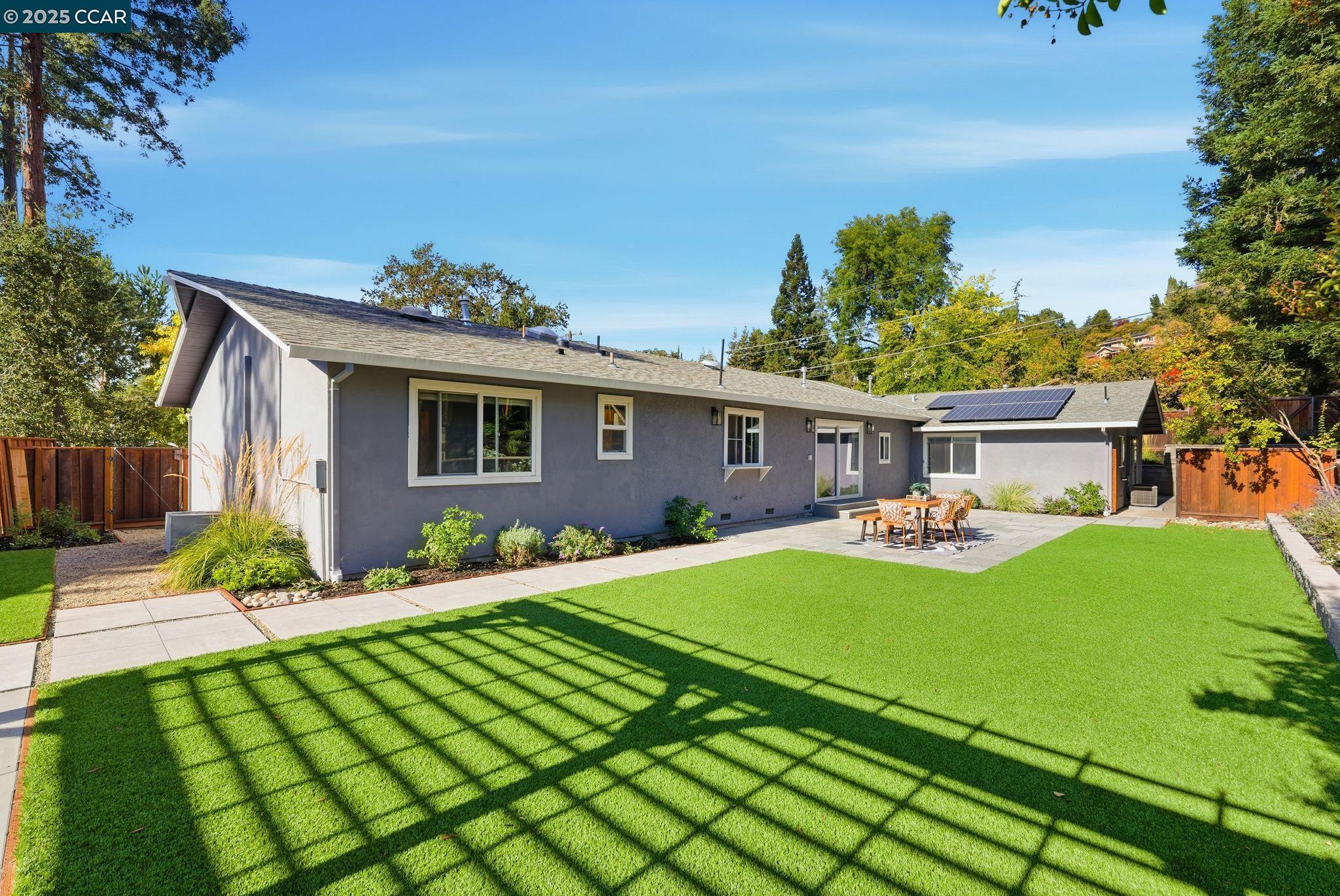 Detail Gallery Image 26 of 45 For 198 Pulido Rd, Danville,  CA 94526 - 5 Beds | 3 Baths