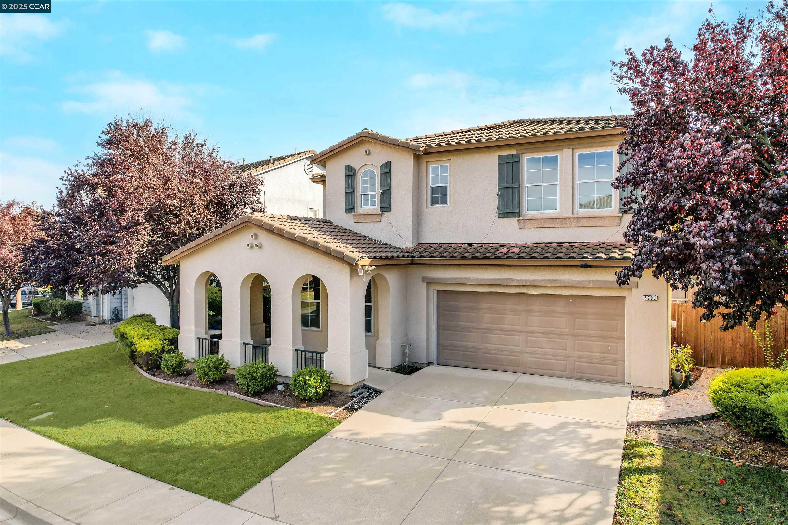 Detail Gallery Image 2 of 57 For 5700 Oakmont Dr, Richmond,  CA 94806 - 6 Beds | 3 Baths