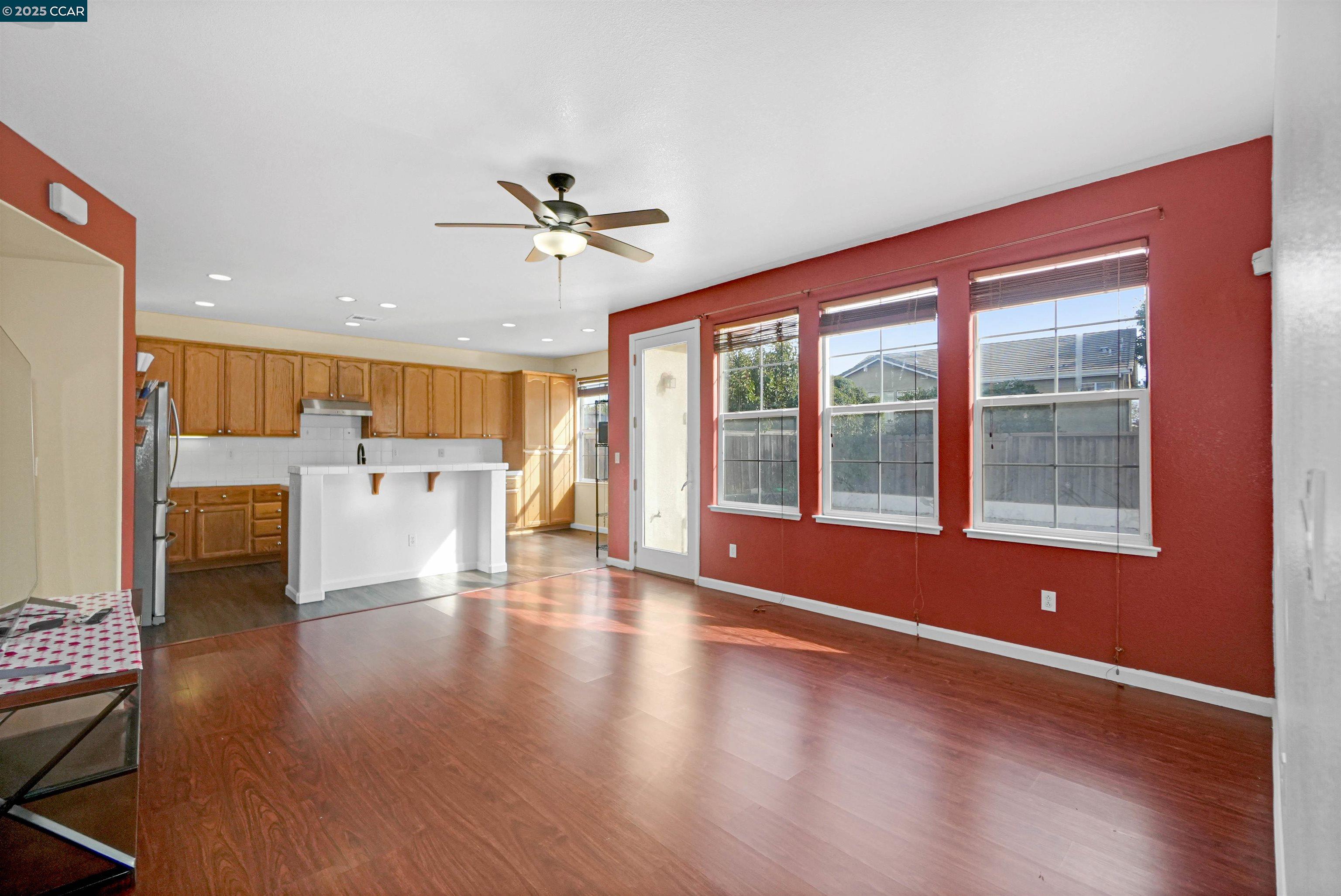 Detail Gallery Image 15 of 57 For 5700 Oakmont Dr, Richmond,  CA 94806 - 6 Beds | 3 Baths