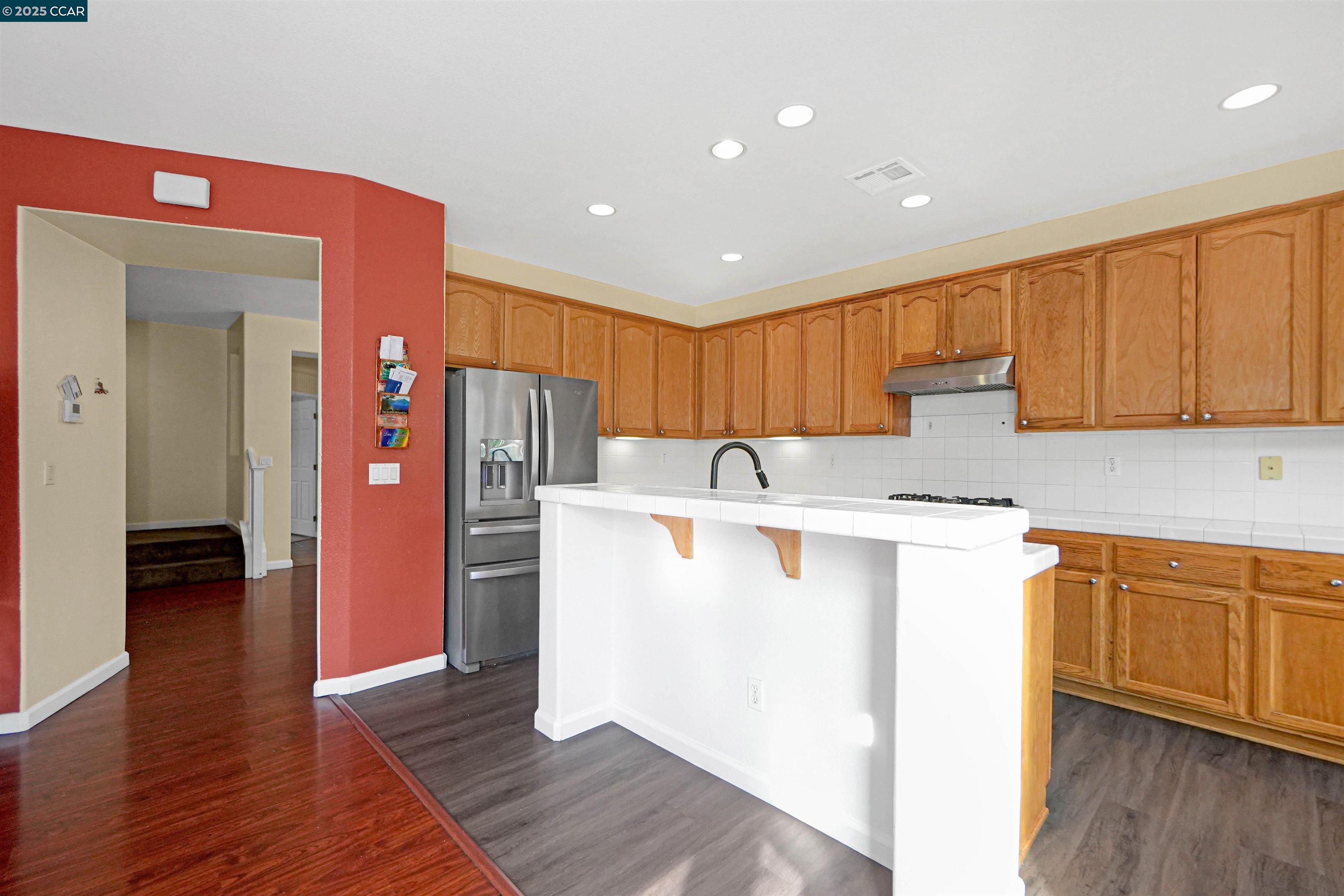 Detail Gallery Image 17 of 57 For 5700 Oakmont Dr, Richmond,  CA 94806 - 6 Beds | 3 Baths