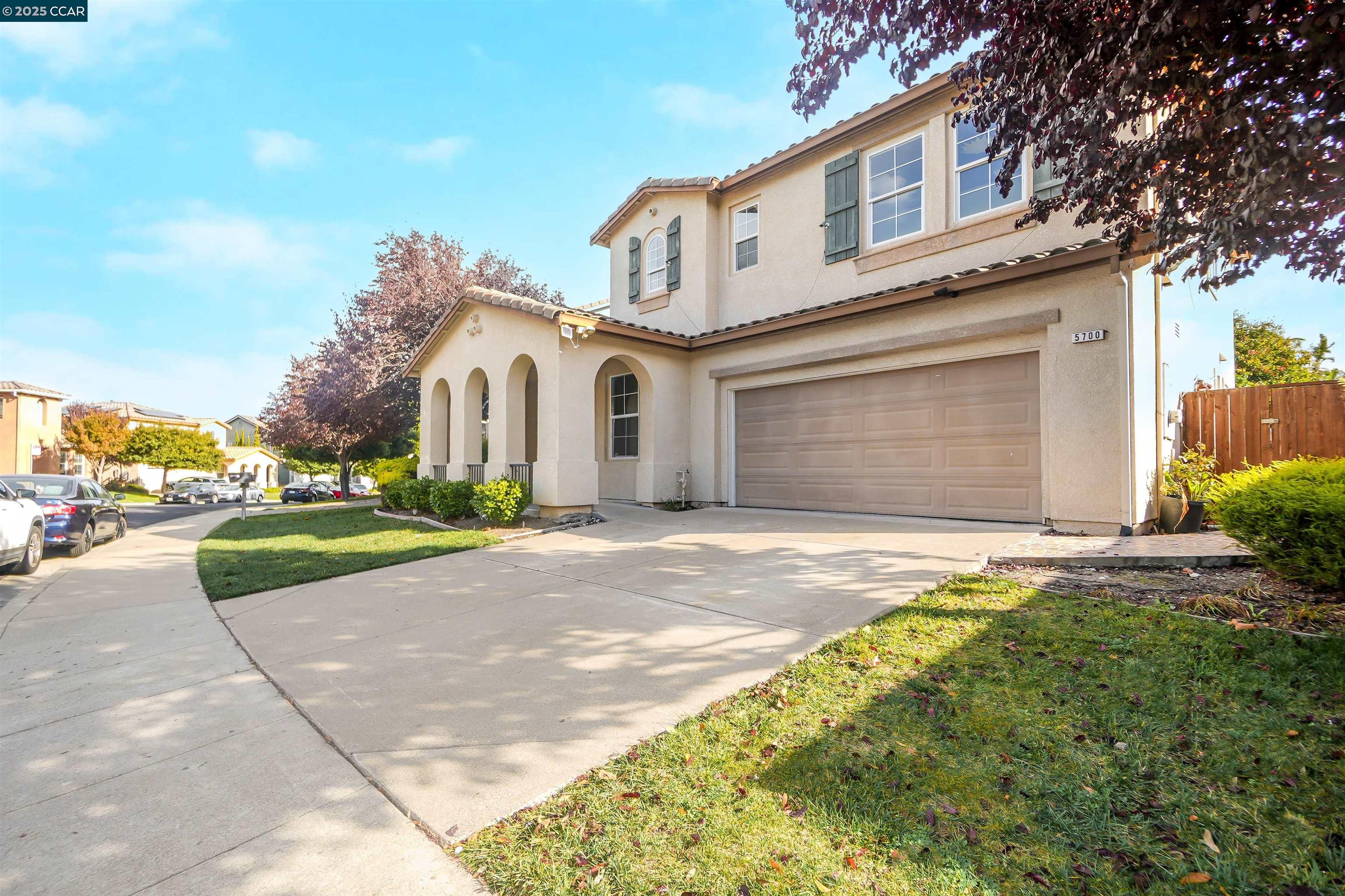 Detail Gallery Image 3 of 57 For 5700 Oakmont Dr, Richmond,  CA 94806 - 6 Beds | 3 Baths