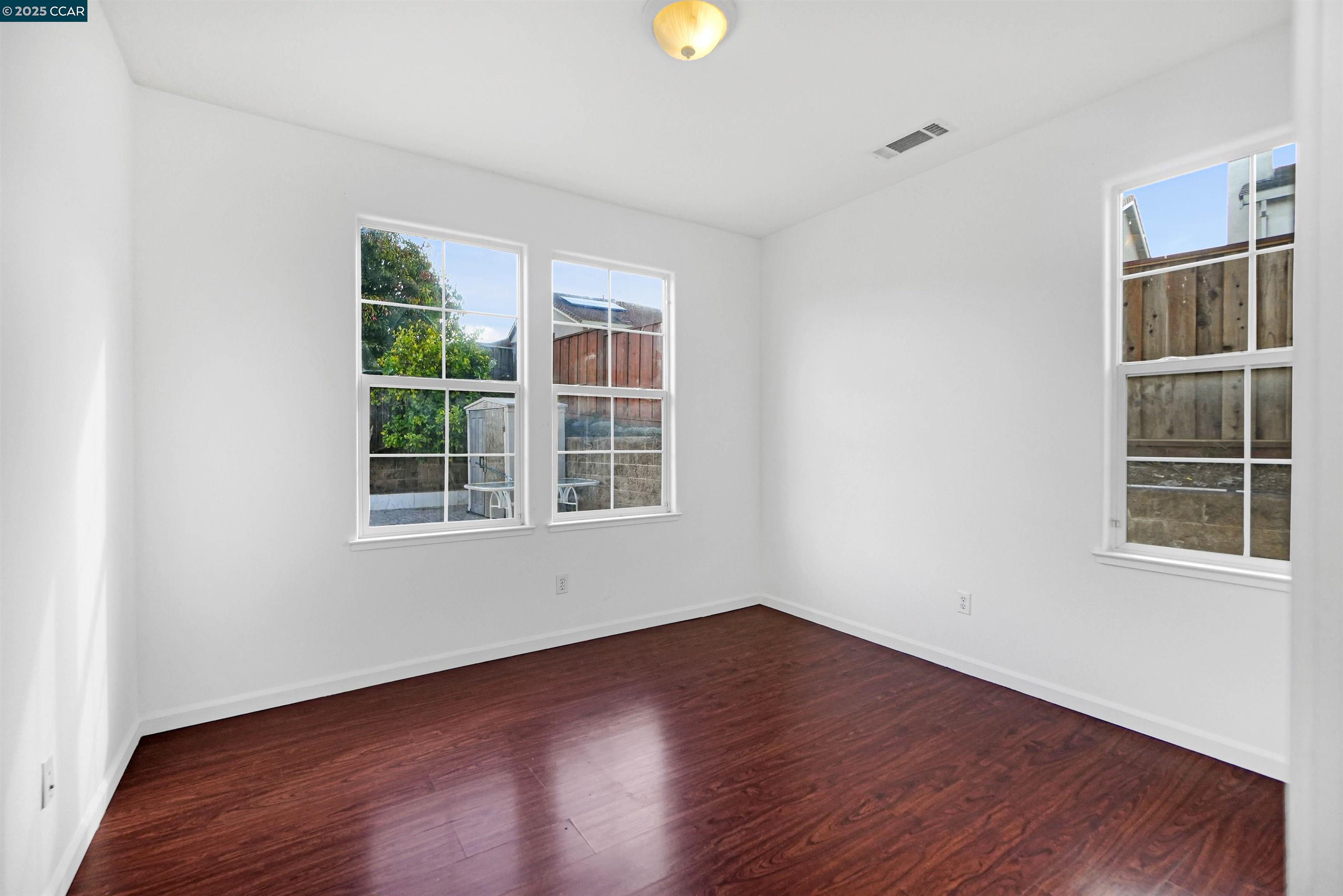 Detail Gallery Image 21 of 57 For 5700 Oakmont Dr, Richmond,  CA 94806 - 6 Beds | 3 Baths