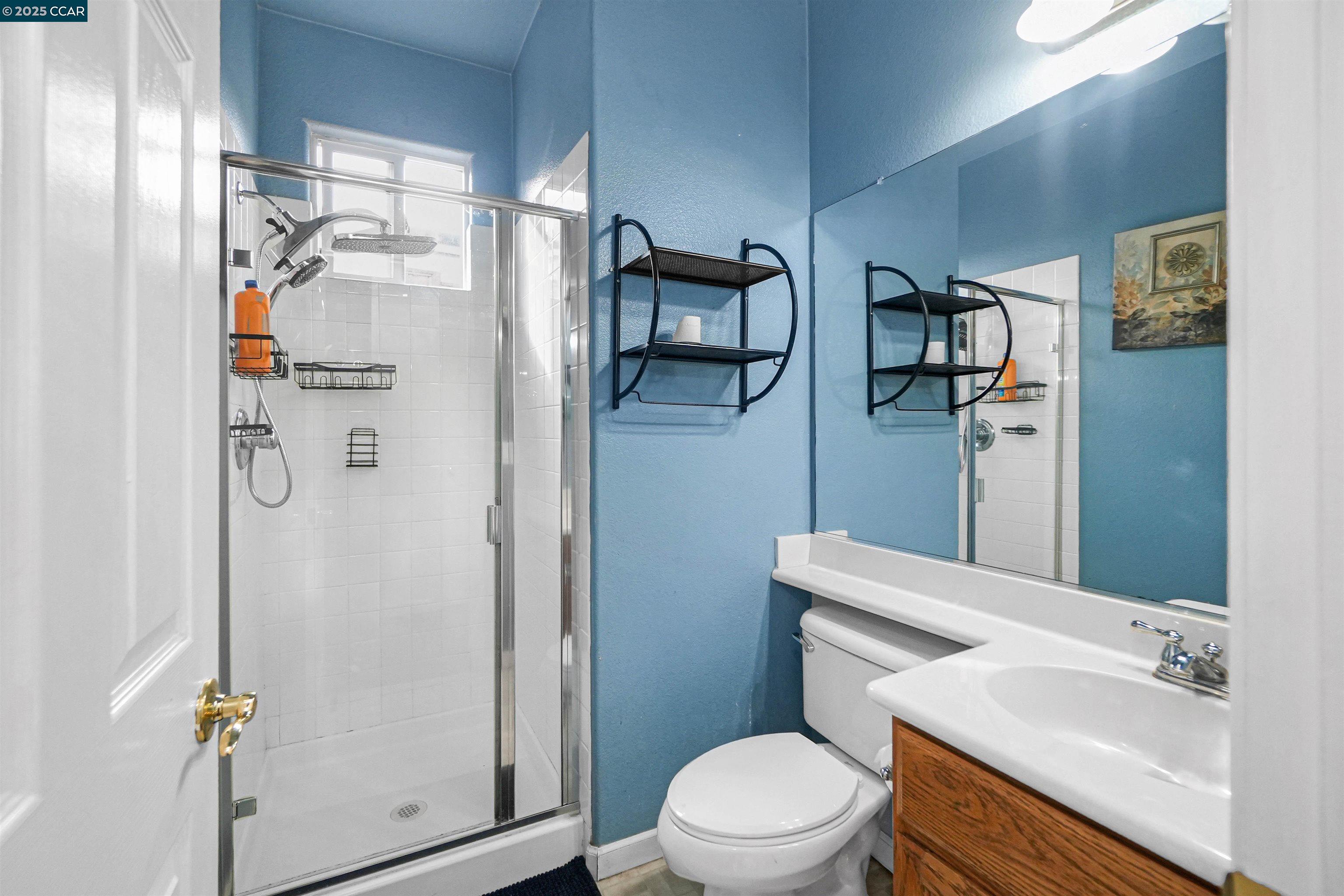 Detail Gallery Image 23 of 57 For 5700 Oakmont Dr, Richmond,  CA 94806 - 6 Beds | 3 Baths