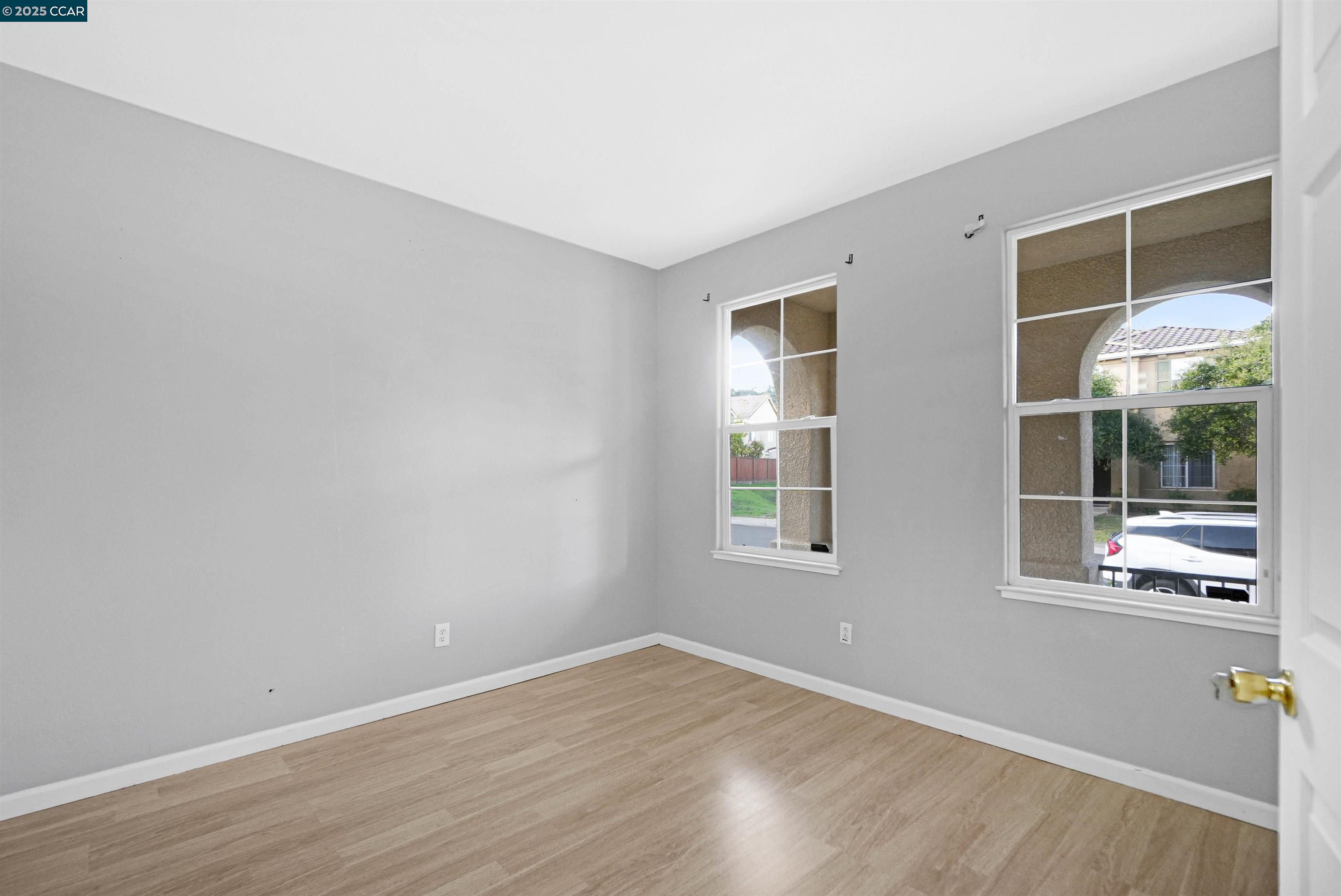 Detail Gallery Image 26 of 57 For 5700 Oakmont Dr, Richmond,  CA 94806 - 6 Beds | 3 Baths