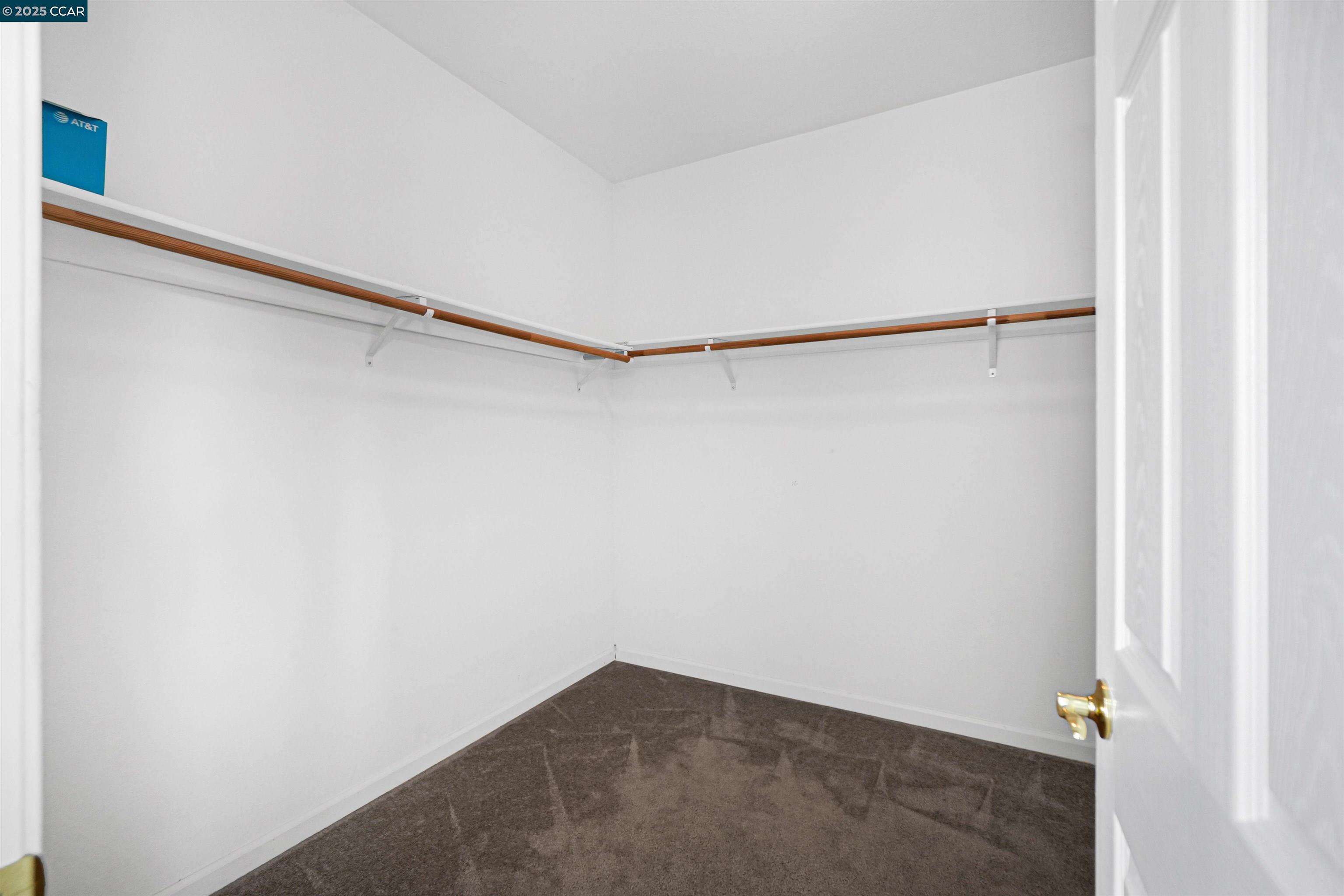 Detail Gallery Image 33 of 57 For 5700 Oakmont Dr, Richmond,  CA 94806 - 6 Beds | 3 Baths